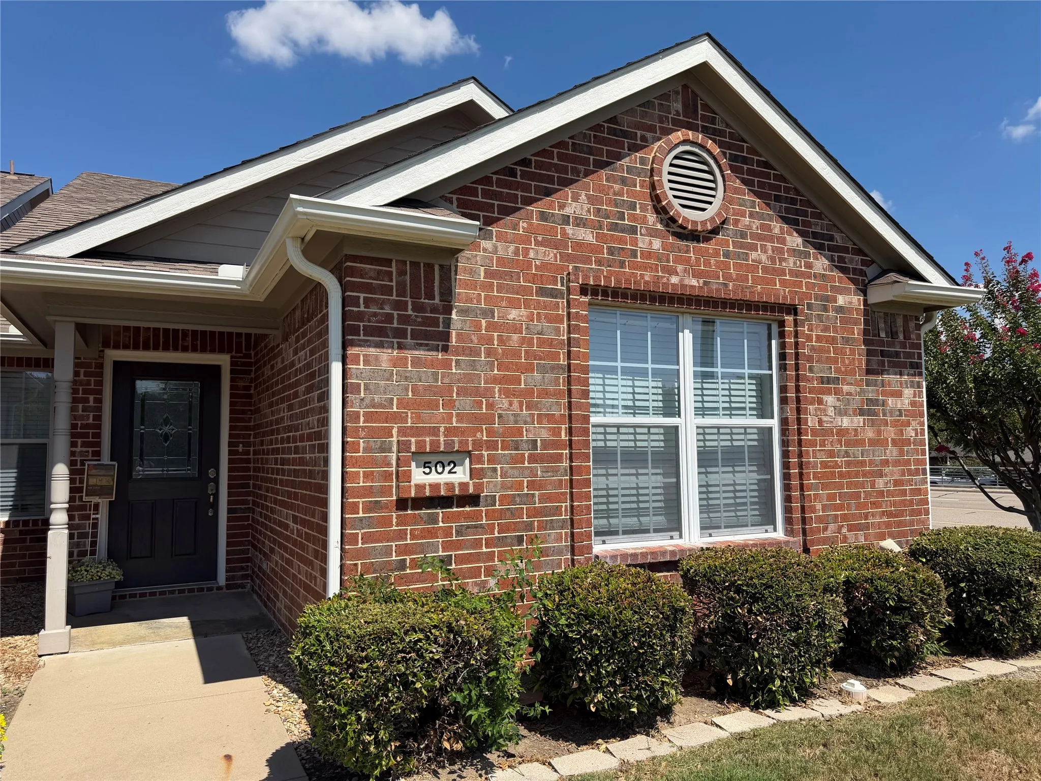 Townhouse For Rent in Hunt County , 502 Oakridge Drive, Greenville, Texas 75402, 3 Bedroom, 2 Bathroom, 1 Garage spaces, 1,271 Sqft, built in 2003, mls#21383352, Real Estate Agent in Greenville, Homes For Rent in Hunt county, Homes For Rent in Greenville, Realtor in Greenville Texas, Real Estate Brokerage Independent Realty Texas, Luminita Cordes Realtor