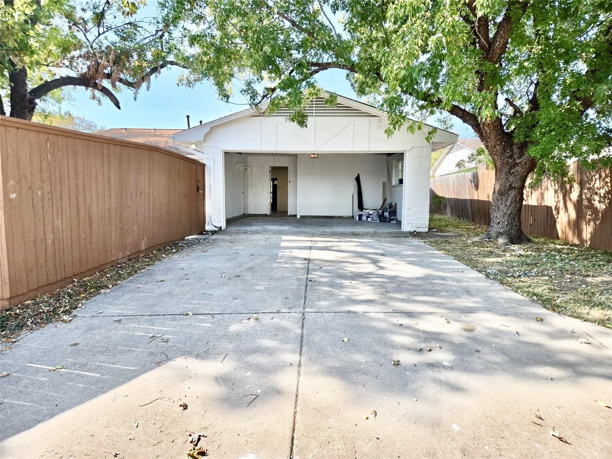 Single Family Residence For Rent in Dallas County , 2320 Fulton Drive, Mesquite, Texas 75150, 4 Bedroom, 2 Bathroom, 2 Garage spaces, 1,729 Sqft, built in 1971, mls#21381839, Real Estate Agent in Mesquite, Homes For Rent in Dallas county, Homes For Rent in Mesquite, Realtor in Mesquite Texas, Real Estate Brokerage Independent Realty Texas, Luminita Cordes Realtor