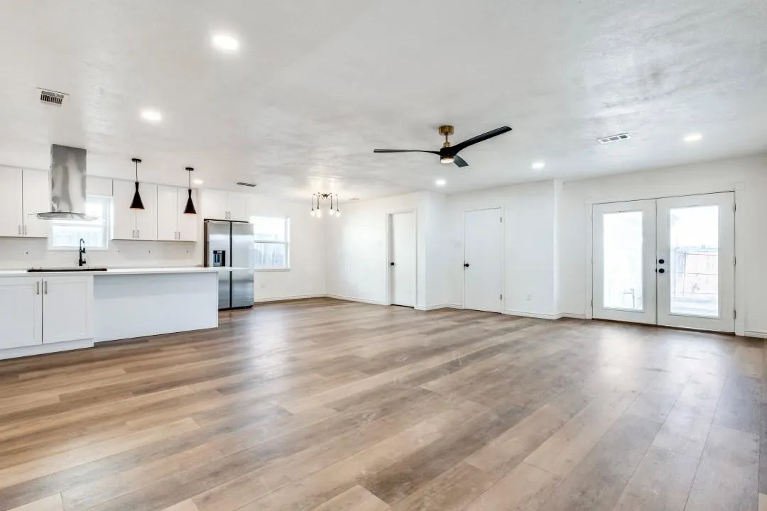 Single Family Residence For Rent in Dallas County , 2320 Fulton Drive, Mesquite, Texas 75150, 4 Bedroom, 2 Bathroom, 2 Garage spaces, 1,729 Sqft, built in 1971, mls#21381839, Real Estate Agent in Mesquite, Homes For Rent in Dallas county, Homes For Rent in Mesquite, Realtor in Mesquite Texas, Real Estate Brokerage Independent Realty Texas, Luminita Cordes Realtor