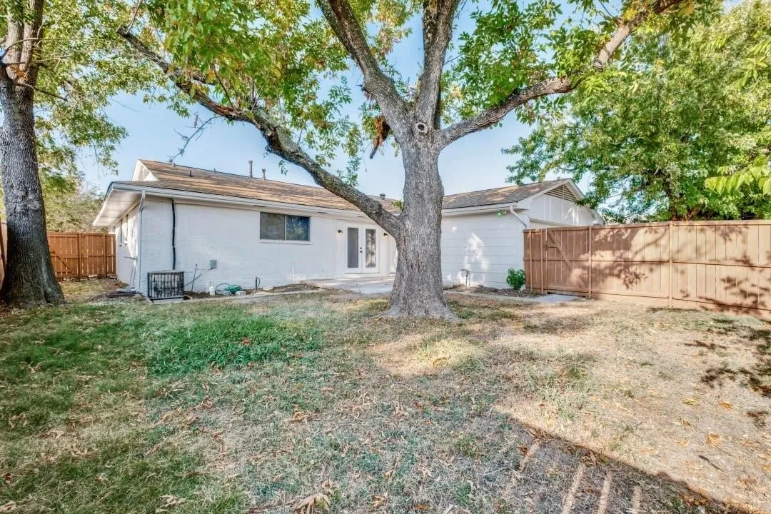 Single Family Residence For Rent in Dallas County , 2320 Fulton Drive, Mesquite, Texas 75150, 4 Bedroom, 2 Bathroom, 2 Garage spaces, 1,729 Sqft, built in 1971, mls#21381839, Real Estate Agent in Mesquite, Homes For Rent in Dallas county, Homes For Rent in Mesquite, Realtor in Mesquite Texas, Real Estate Brokerage Independent Realty Texas, Luminita Cordes Realtor