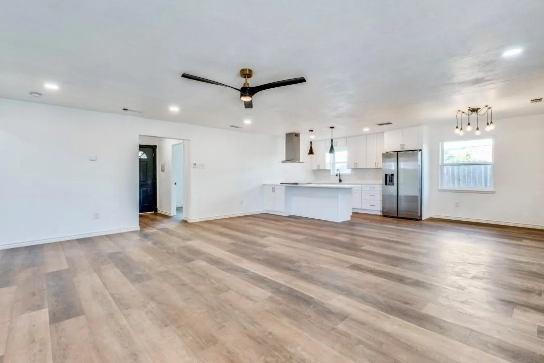 Single Family Residence For Rent in Dallas County , 2320 Fulton Drive, Mesquite, Texas 75150, 4 Bedroom, 2 Bathroom, 2 Garage spaces, 1,729 Sqft, built in 1971, mls#21381839, Real Estate Agent in Mesquite, Homes For Rent in Dallas county, Homes For Rent in Mesquite, Realtor in Mesquite Texas, Real Estate Brokerage Independent Realty Texas, Luminita Cordes Realtor