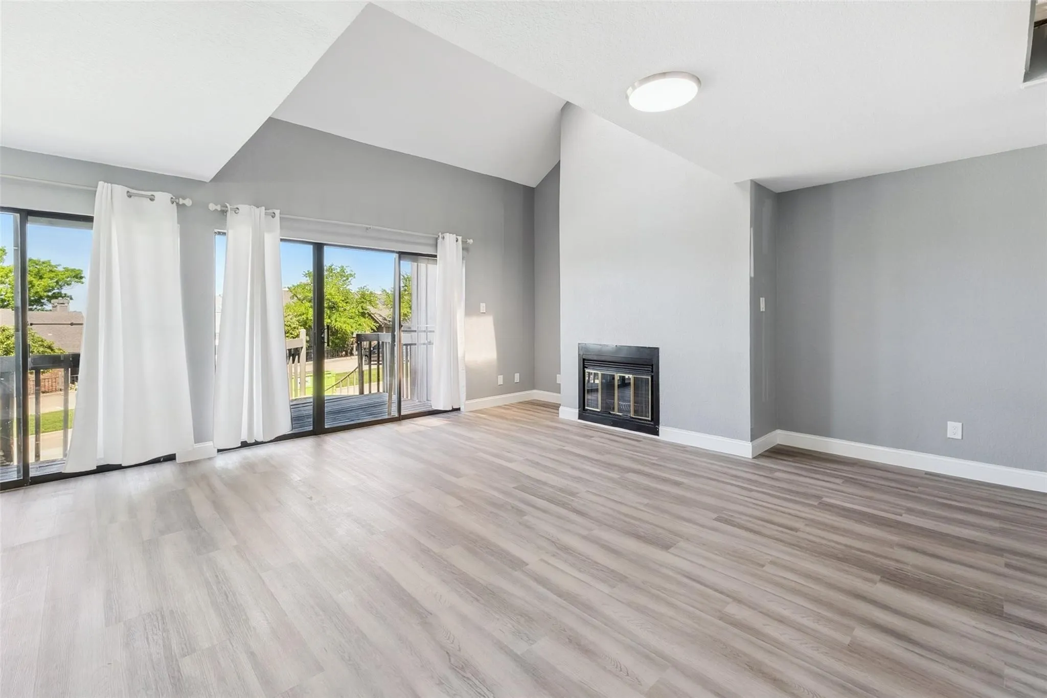 Condominium For Rent in Rockwall County , 1108 Signal Ridge Place, Rockwall, Texas 75032, 3 Bedroom, 3 Bathroom, Garage spaces, 1,825 Sqft, built in 1985, mls#21381365, Real Estate Agent in Rockwall, Homes For Rent in Rockwall county, Homes For Rent in Rockwall, Realtor in Rockwall Texas, Real Estate Brokerage Independent Realty Texas, Luminita Cordes Realtor