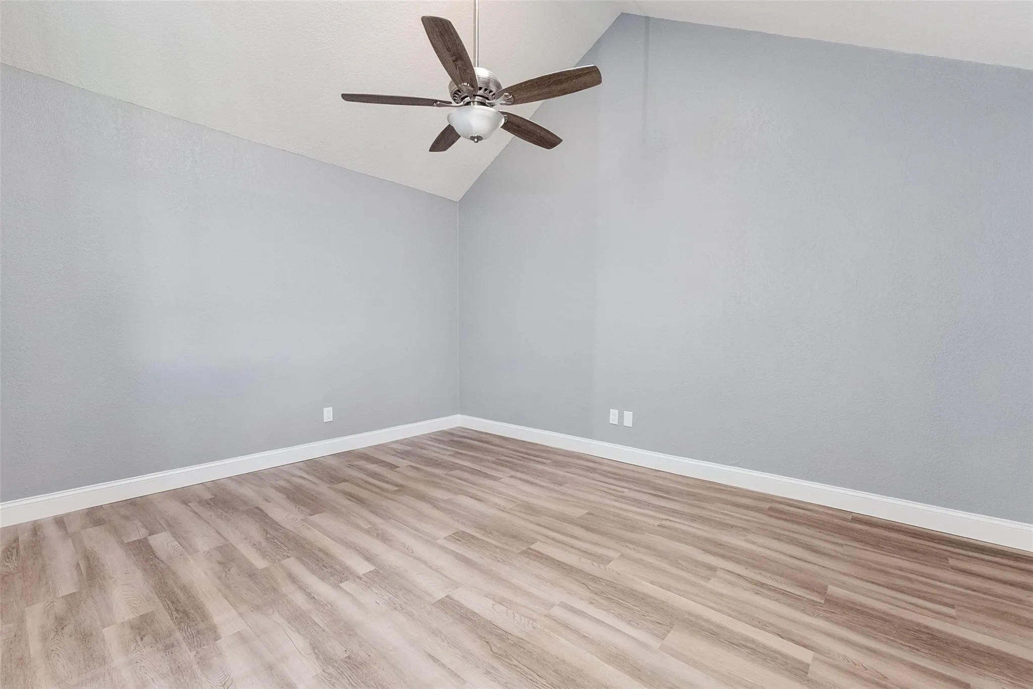 Condominium For Rent in Rockwall County , 1108 Signal Ridge Place, Rockwall, Texas 75032, 3 Bedroom, 3 Bathroom, Garage spaces, 1,825 Sqft, built in 1985, mls#21381365, Real Estate Agent in Rockwall, Homes For Rent in Rockwall county, Homes For Rent in Rockwall, Realtor in Rockwall Texas, Real Estate Brokerage Independent Realty Texas, Luminita Cordes Realtor
