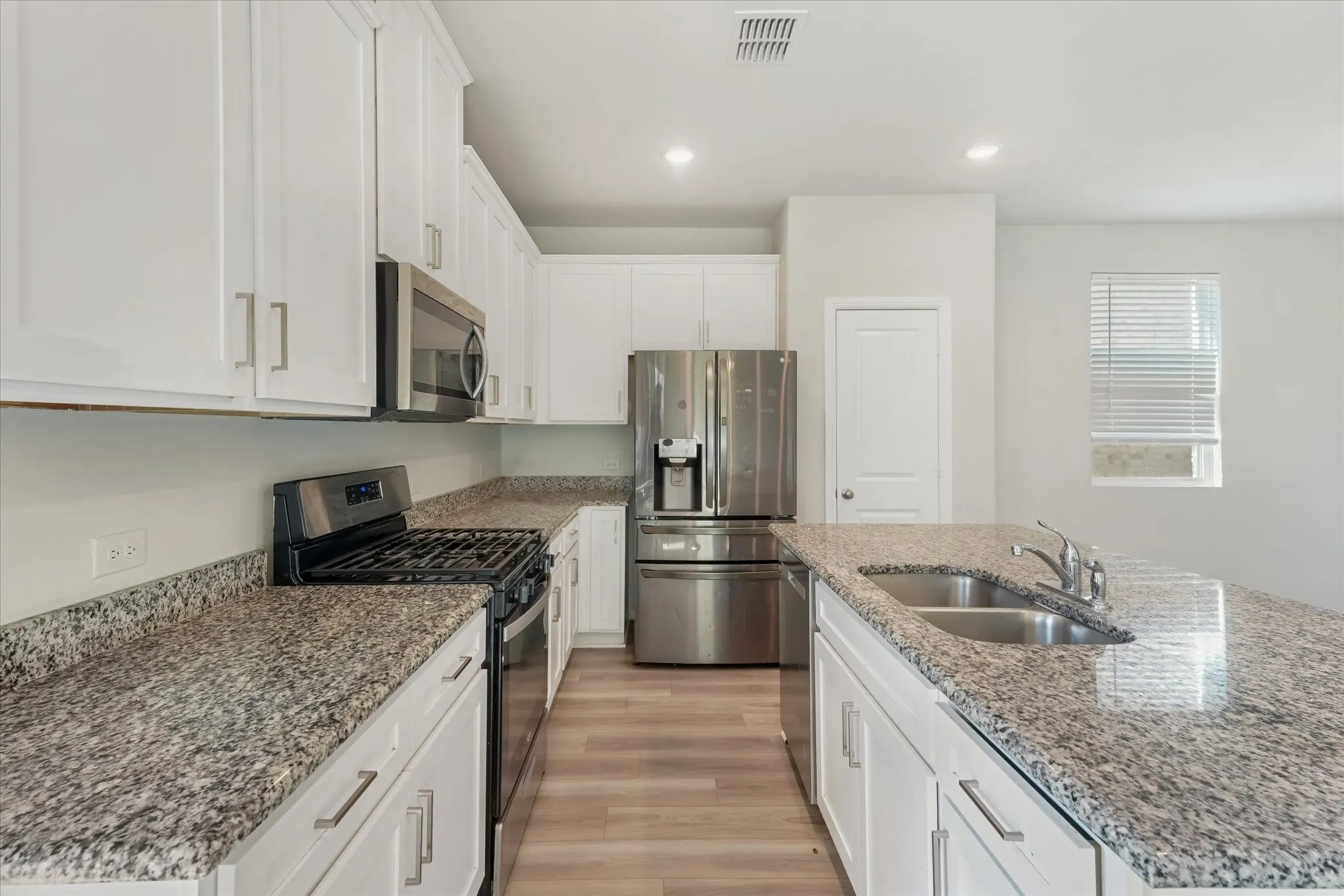 Single Family Residence For Rent in Collin County , 1012 Portina Drive, Anna, Texas 75409, 4 Bedroom, 3 Bathroom, 2 Garage spaces, 2,018 Sqft, built in 2024, mls#21383253, Real Estate Agent in Anna, Homes For Rent in Collin county, Homes For Rent in Anna, Realtor in Anna Texas, Real Estate Brokerage Independent Realty Texas, Luminita Cordes Realtor