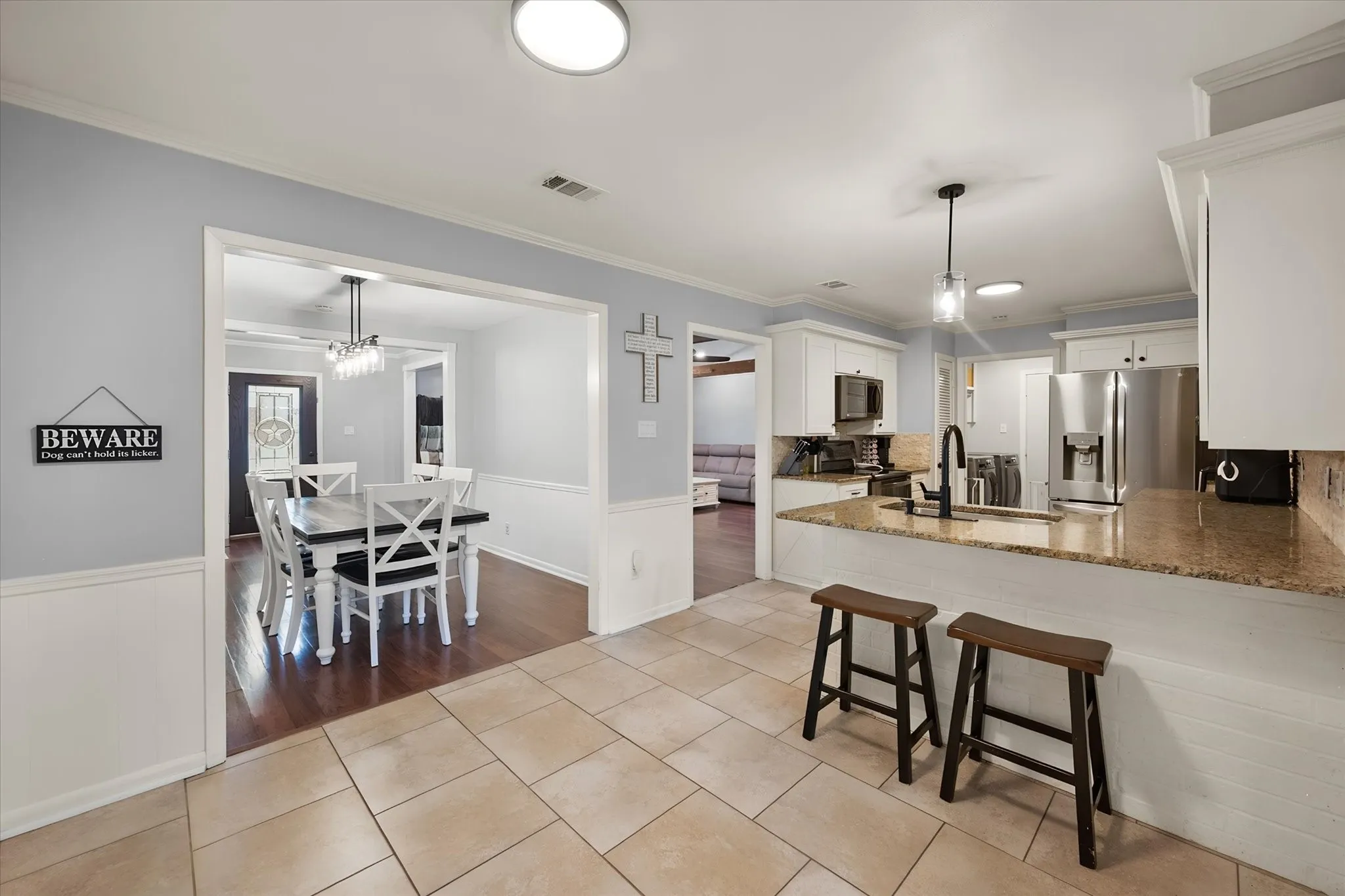 Single Family Residence For Sale in Navarro County , 805 Laura Avenue, Corsicana, Texas 75110, 3 Bedroom, 2 Bathroom, 2 Garage spaces, 1,860 Sqft, built in 1975, mls#21383179, Real Estate Agent in Corsicana, Homes For Sale in Navarro county, Homes For Sale in Corsicana, Realtor in Corsicana Texas, Real Estate Brokerage Independent Realty Texas, Luminita Cordes Realtor