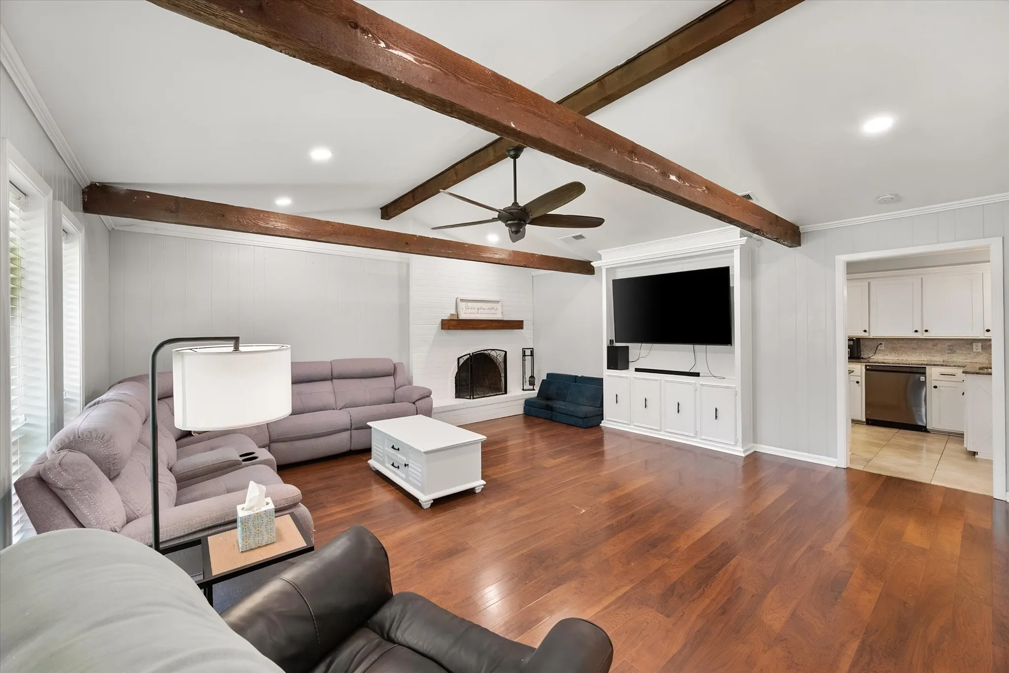 Single Family Residence For Sale in Navarro County , 805 Laura Avenue, Corsicana, Texas 75110, 3 Bedroom, 2 Bathroom, 2 Garage spaces, 1,860 Sqft, built in 1975, mls#21383179, Real Estate Agent in Corsicana, Homes For Sale in Navarro county, Homes For Sale in Corsicana, Realtor in Corsicana Texas, Real Estate Brokerage Independent Realty Texas, Luminita Cordes Realtor