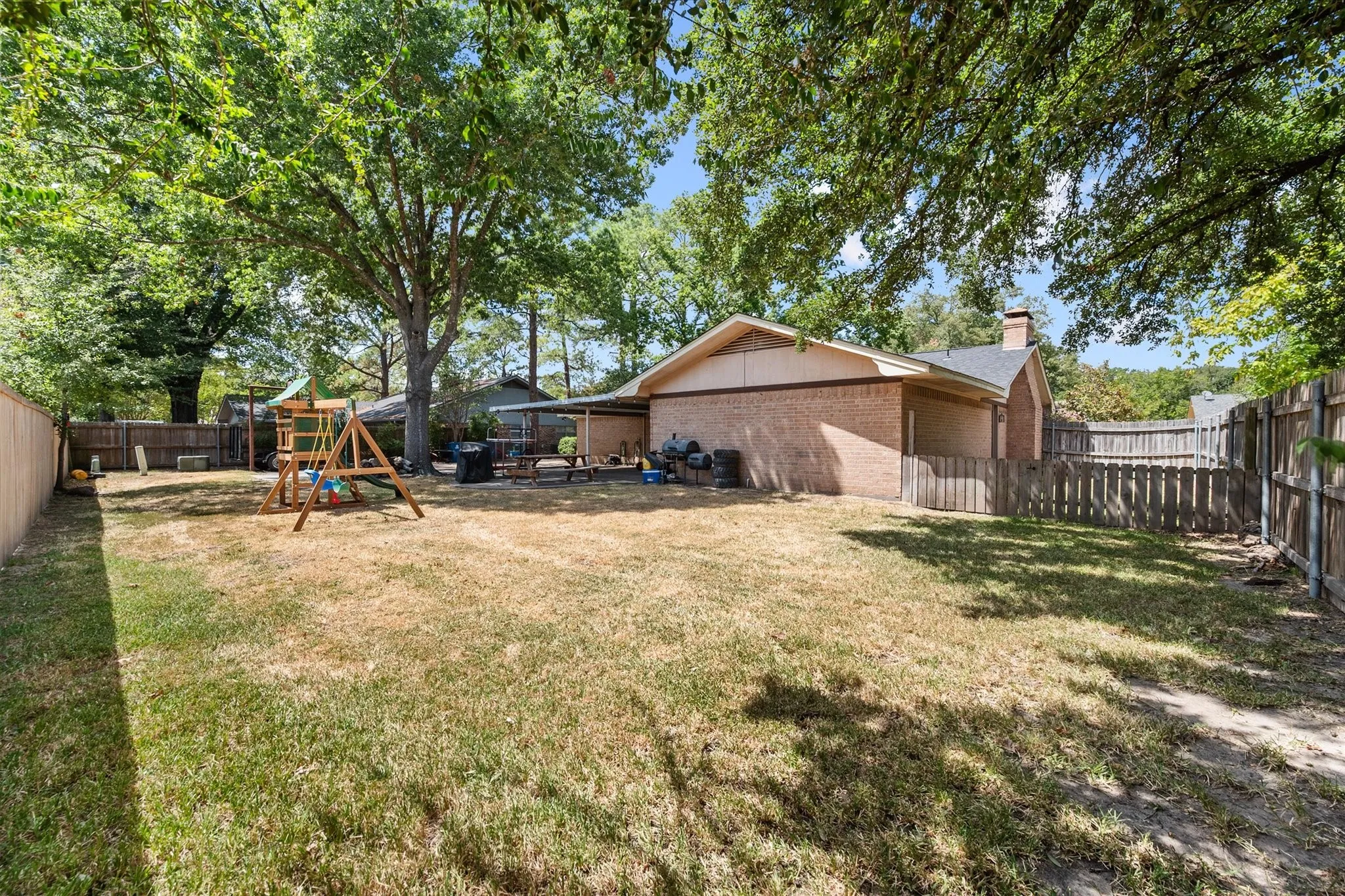 Single Family Residence For Sale in Navarro County , 805 Laura Avenue, Corsicana, Texas 75110, 3 Bedroom, 2 Bathroom, 2 Garage spaces, 1,860 Sqft, built in 1975, mls#21383179, Real Estate Agent in Corsicana, Homes For Sale in Navarro county, Homes For Sale in Corsicana, Realtor in Corsicana Texas, Real Estate Brokerage Independent Realty Texas, Luminita Cordes Realtor
