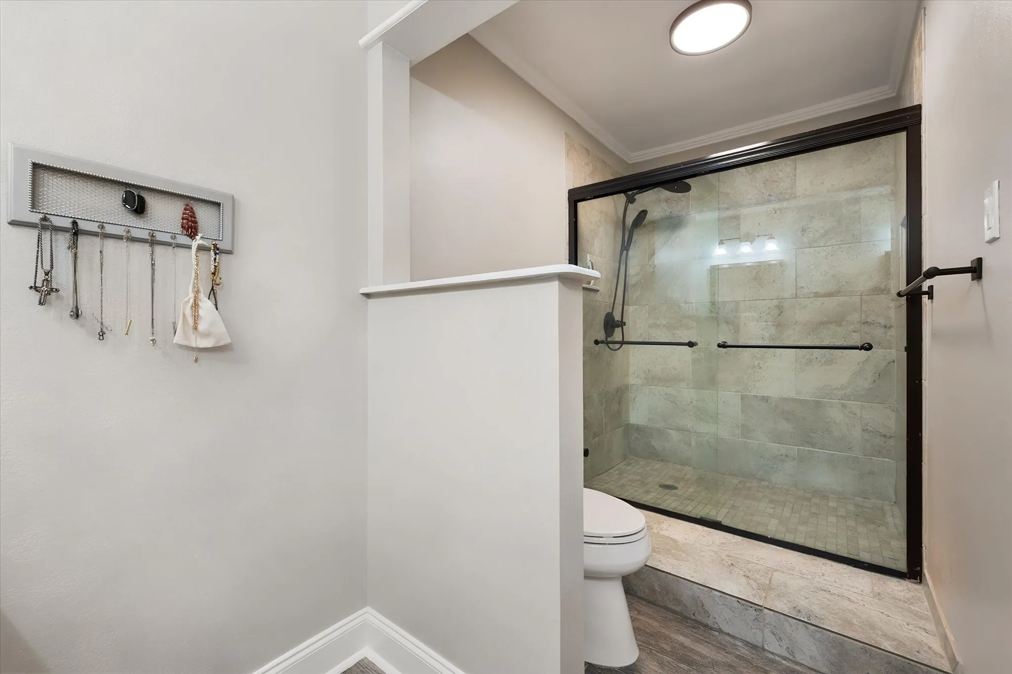 Single Family Residence For Sale in Navarro County , 805 Laura Avenue, Corsicana, Texas 75110, 3 Bedroom, 2 Bathroom, 2 Garage spaces, 1,860 Sqft, built in 1975, mls#21383179, Real Estate Agent in Corsicana, Homes For Sale in Navarro county, Homes For Sale in Corsicana, Realtor in Corsicana Texas, Real Estate Brokerage Independent Realty Texas, Luminita Cordes Realtor