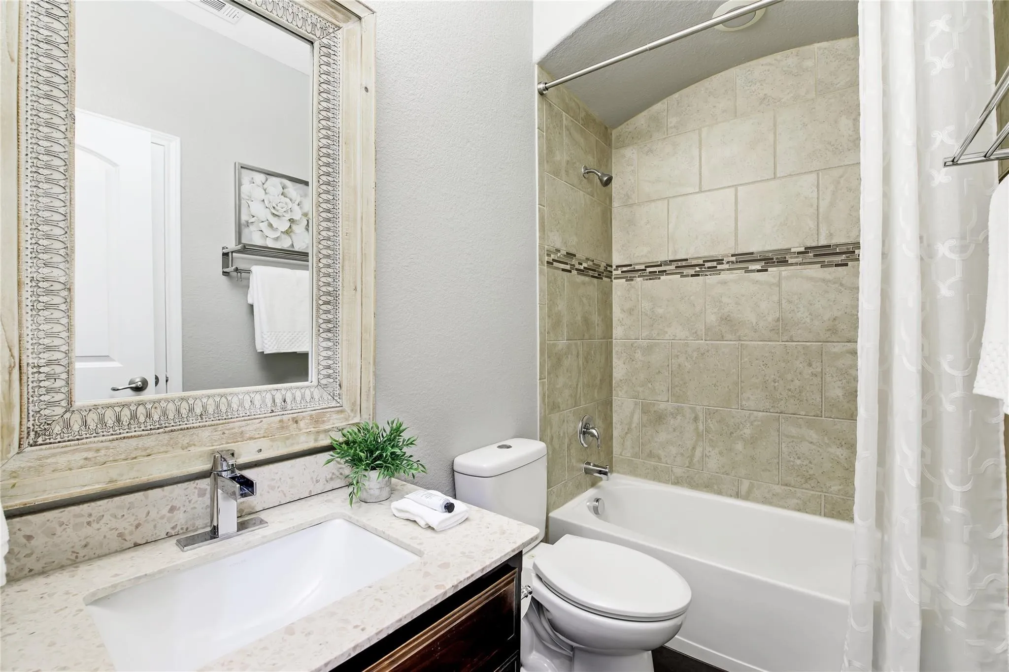 Single Family Residence For Rent in Denton County , 1708 Cole Lane, Argyle, Texas 76226, 3 Bedroom, 2 Bathroom, 2 Garage spaces, 1,840 Sqft, built in 2015, mls#21383381, Real Estate Agent in Argyle, Homes For Rent in Denton county, Homes For Rent in Argyle, Realtor in Argyle Texas, Real Estate Brokerage Independent Realty Texas, Luminita Cordes Realtor