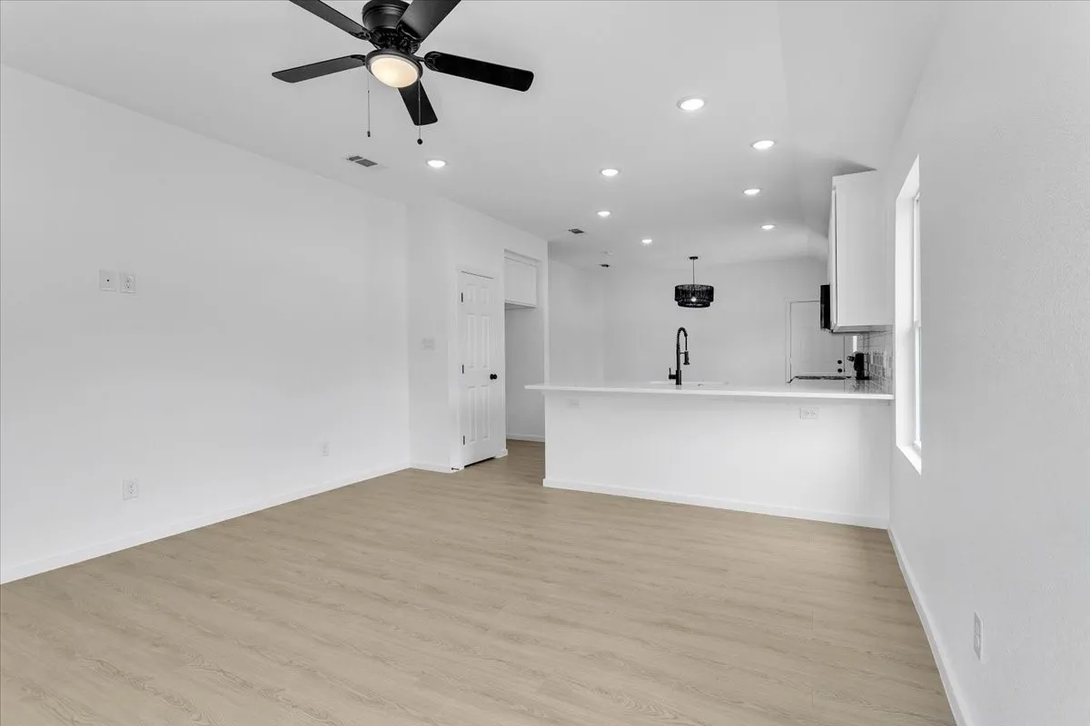 Single Family Residence For Sale in Grayson County , 415 E Monterey Street, Denison, Texas 75021, 3 Bedroom, 2 Bathroom, 2 Garage spaces, 1,340 Sqft, built in 2024, mls#21383384, Real Estate Agent in Denison, Homes For Sale in Grayson county, Homes For Sale in Denison, Realtor in Denison Texas, Real Estate Brokerage Independent Realty Texas, Luminita Cordes Realtor