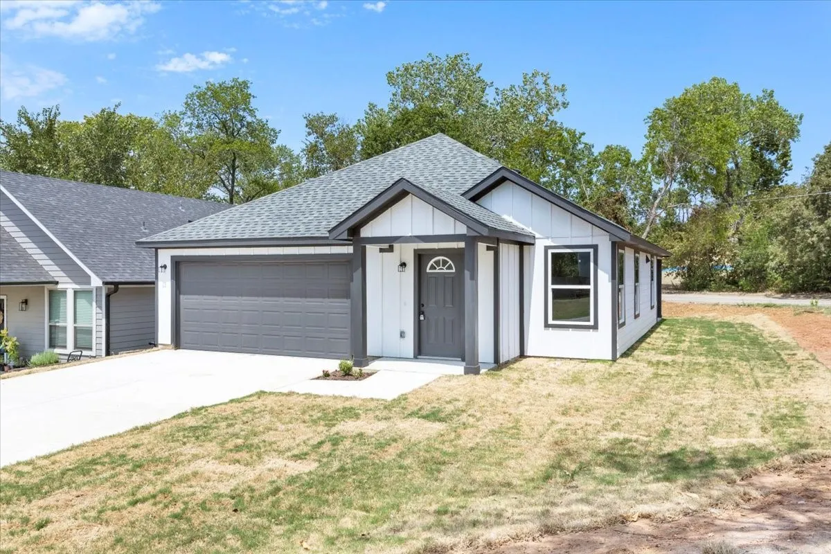 Single Family Residence For Sale in Grayson County , 415 E Monterey Street, Denison, Texas 75021, 3 Bedroom, 2 Bathroom, 2 Garage spaces, 1,340 Sqft, built in 2024, mls#21383384, Real Estate Agent in Denison, Homes For Sale in Grayson county, Homes For Sale in Denison, Realtor in Denison Texas, Real Estate Brokerage Independent Realty Texas, Luminita Cordes Realtor