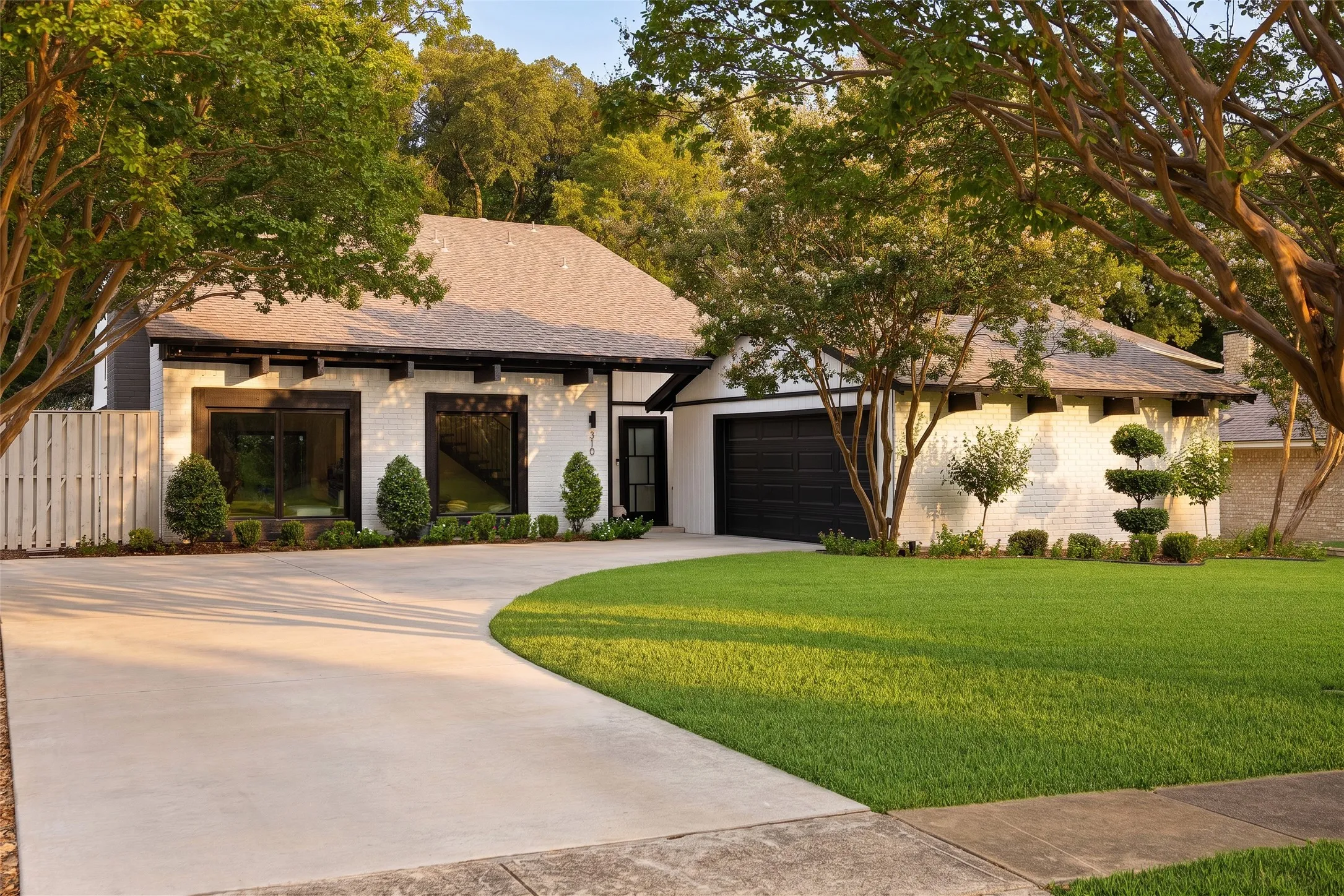 Single Family Residence For Sale in Collin County , 310 Canyon Ridge Drive, Richardson, Texas 75080, 3 Bedroom, 3 Bathroom, 2 Garage spaces, 2,196 Sqft, built in 1970, mls#21382960, Real Estate Agent in Richardson, Homes For Sale in Collin county, Homes For Sale in Richardson, Realtor in Richardson Texas, Real Estate Brokerage Independent Realty Texas, Luminita Cordes Realtor