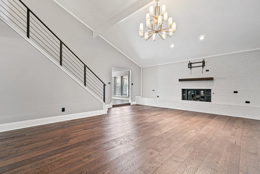 Single Family Residence For Sale in Tarrant County , 2010 Heatherbrook Drive, Grapevine, Texas 76051, 4 Bedroom, 2 Bathroom, 2 Garage spaces, 2,484 Sqft, built in 1979, mls#21383079, Real Estate Agent in Grapevine, Homes For Sale in Tarrant county, Homes For Sale in Grapevine, Realtor in Grapevine Texas, Real Estate Brokerage Independent Realty Texas, Luminita Cordes Realtor