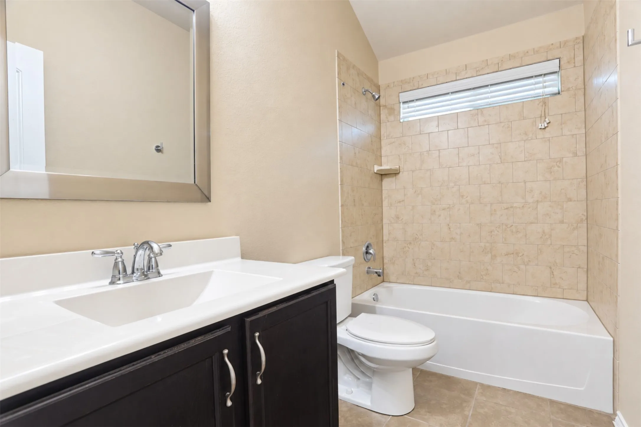 Single Family Residence For Rent in Collin County , 1213 Lambert Drive, Princeton, Texas 75407, 3 Bedroom, 2 Bathroom, 2 Garage spaces, 1,691 Sqft, built in 2014, mls#21383283, Real Estate Agent in Princeton, Homes For Rent in Collin county, Homes For Rent in Princeton, Realtor in Princeton Texas, Real Estate Brokerage Independent Realty Texas, Luminita Cordes Realtor