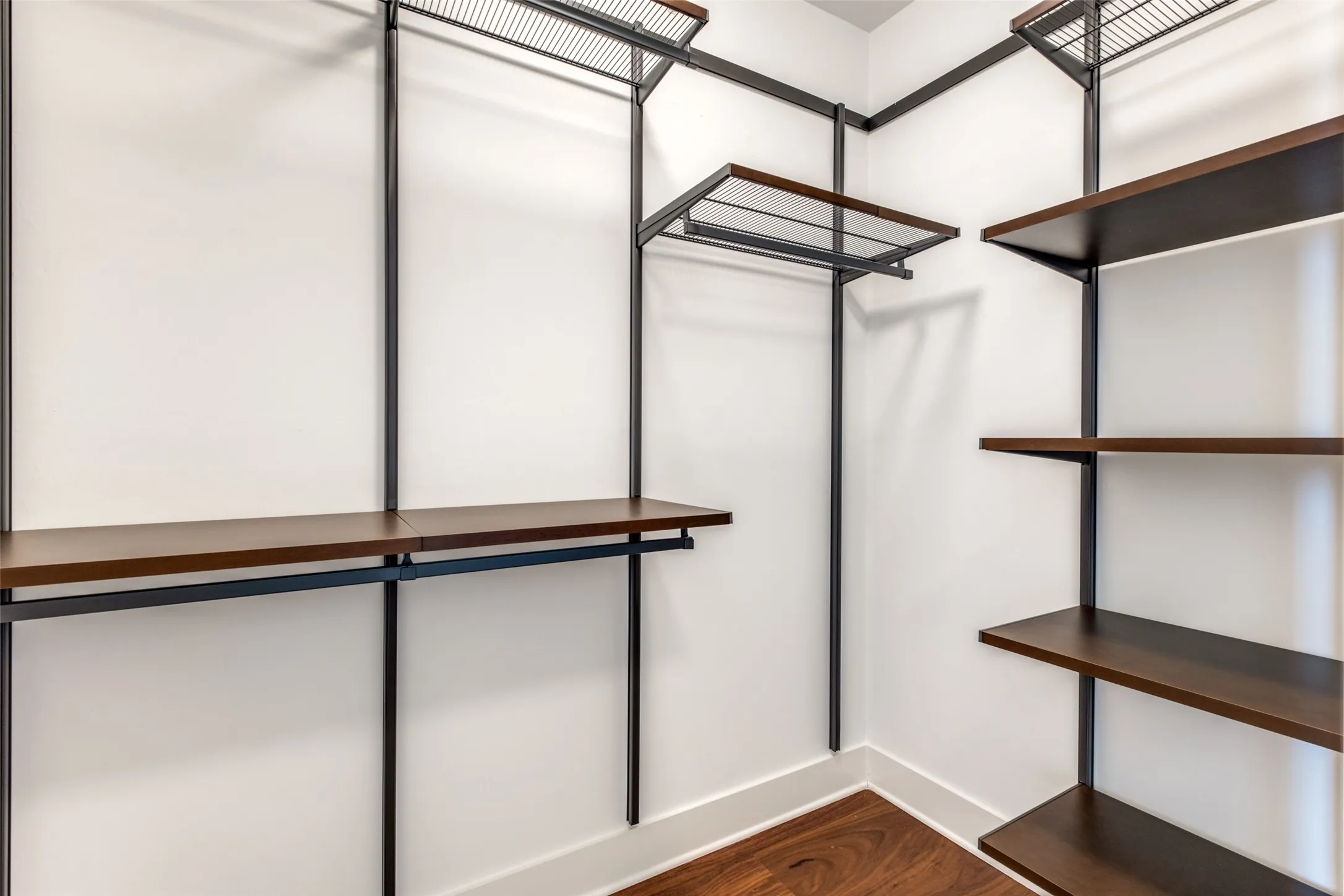 Apartment For Rent in Dallas County , 3611 Congress Avenue 2102, Dallas, Texas 75219, 2 Bedroom, 2 Bathroom, 2 Garage spaces, 1,402 Sqft, built in 2021, mls#21383395, Real Estate Agent in Dallas, Homes For Rent in Dallas county, Homes For Rent in Dallas, Realtor in Dallas Texas, Real Estate Brokerage Independent Realty Texas, Luminita Cordes Realtor