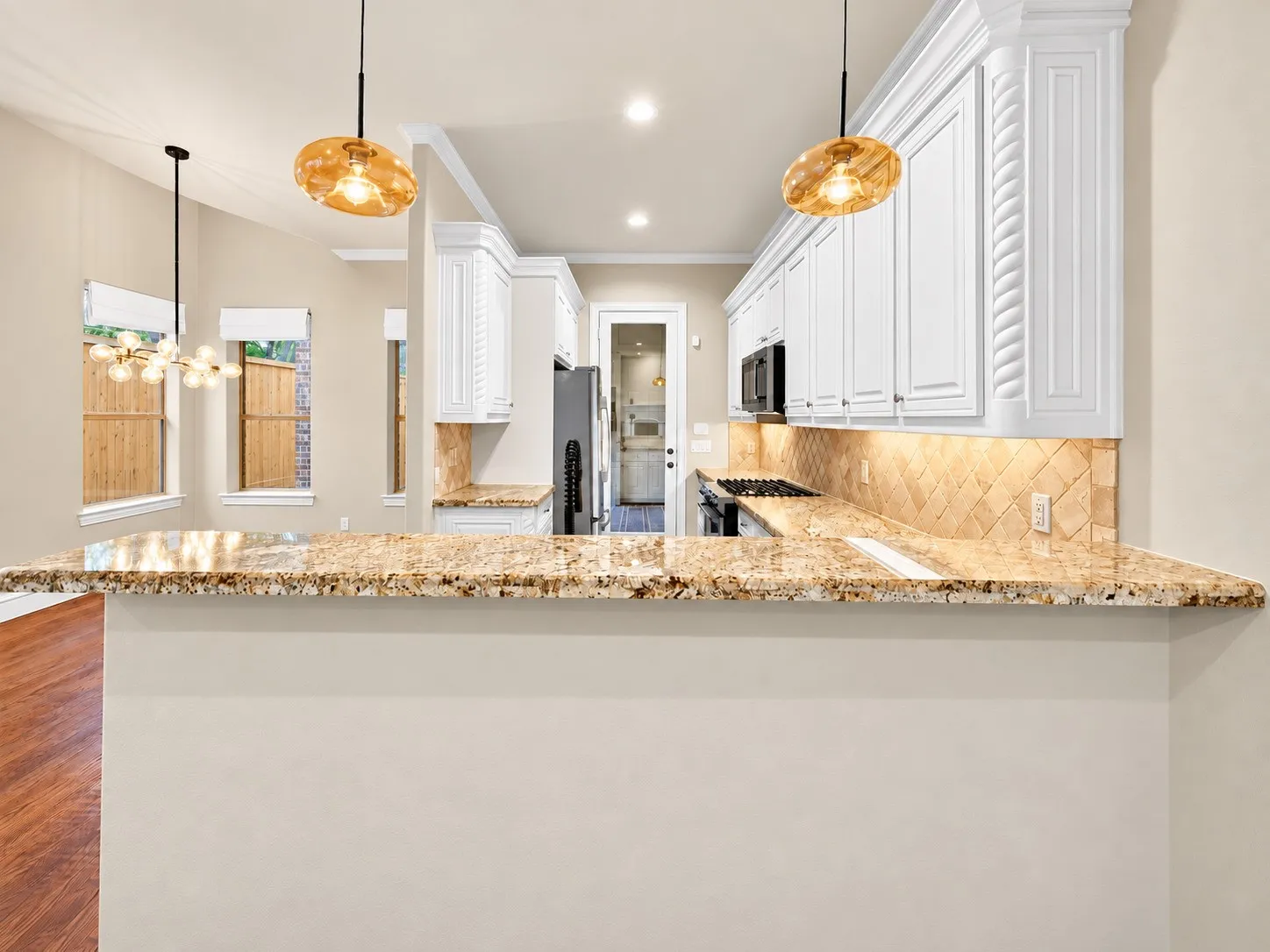 Single Family Residence For Sale in Dallas County , 5418 Martel Avenue, Dallas, Texas 75206, 3 Bedroom, 3 Bathroom, 2 Garage spaces, 2,509 Sqft, built in 2006, mls#21383131, Real Estate Agent in Dallas, Homes For Sale in Dallas county, Homes For Sale in Dallas, Realtor in Dallas Texas, Real Estate Brokerage Independent Realty Texas, Luminita Cordes Realtor