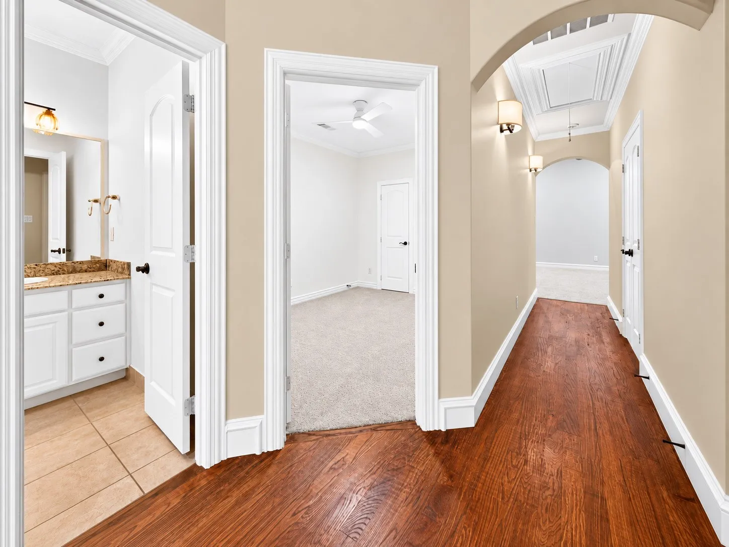 Single Family Residence For Sale in Dallas County , 5418 Martel Avenue, Dallas, Texas 75206, 3 Bedroom, 3 Bathroom, 2 Garage spaces, 2,509 Sqft, built in 2006, mls#21383131, Real Estate Agent in Dallas, Homes For Sale in Dallas county, Homes For Sale in Dallas, Realtor in Dallas Texas, Real Estate Brokerage Independent Realty Texas, Luminita Cordes Realtor