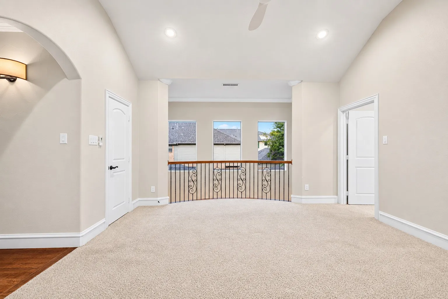Single Family Residence For Sale in Dallas County , 5418 Martel Avenue, Dallas, Texas 75206, 3 Bedroom, 3 Bathroom, 2 Garage spaces, 2,509 Sqft, built in 2006, mls#21383131, Real Estate Agent in Dallas, Homes For Sale in Dallas county, Homes For Sale in Dallas, Realtor in Dallas Texas, Real Estate Brokerage Independent Realty Texas, Luminita Cordes Realtor