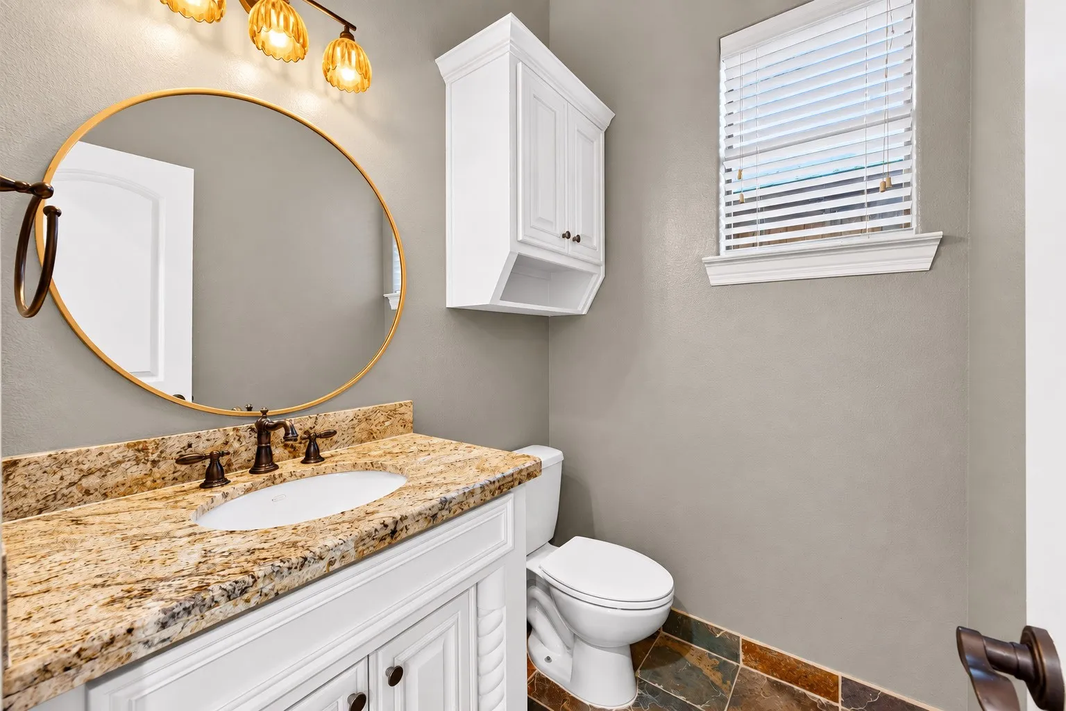 Single Family Residence For Sale in Dallas County , 5418 Martel Avenue, Dallas, Texas 75206, 3 Bedroom, 3 Bathroom, 2 Garage spaces, 2,509 Sqft, built in 2006, mls#21383131, Real Estate Agent in Dallas, Homes For Sale in Dallas county, Homes For Sale in Dallas, Realtor in Dallas Texas, Real Estate Brokerage Independent Realty Texas, Luminita Cordes Realtor