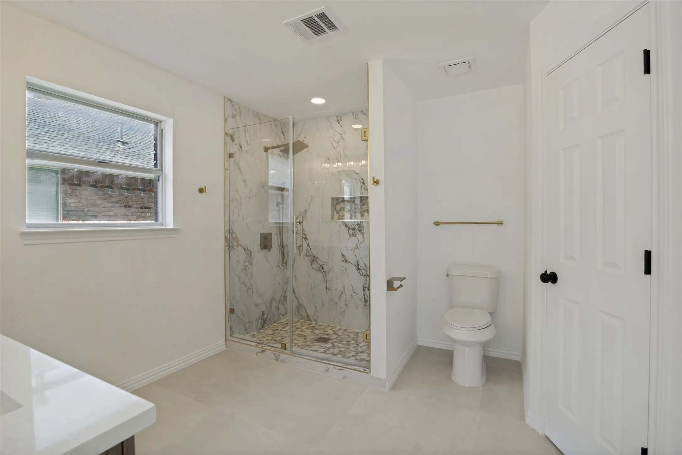 Single Family Residence For Sale in Dallas County , 5806 Beacon Drive, Rowlett, Texas 75089, 4 Bedroom, 3 Bathroom, 2 Garage spaces, 2,308 Sqft, built in 1988, mls#21383403, Real Estate Agent in Rowlett, Homes For Sale in Dallas county, Homes For Sale in Rowlett, Realtor in Rowlett Texas, Real Estate Brokerage Independent Realty Texas, Luminita Cordes Realtor