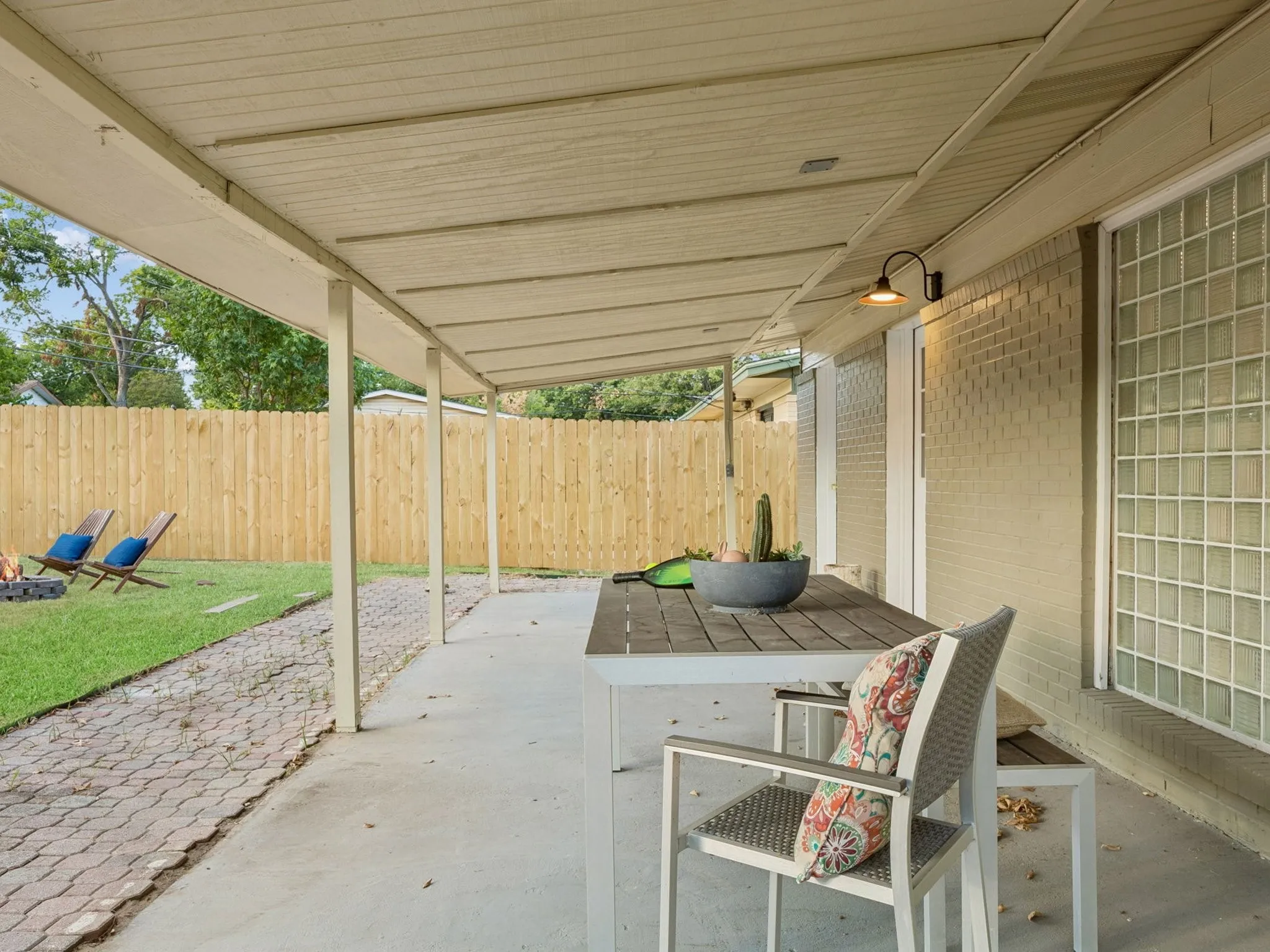 Single Family Residence For Sale in Dallas County , 9745 Ash Creek Drive, Dallas, Texas 75228, 3 Bedroom, 2 Bathroom, Garage spaces, 1,632 Sqft, built in 1955, mls#21358122, Real Estate Agent in Dallas, Homes For Sale in Dallas county, Homes For Sale in Dallas, Realtor in Dallas Texas, Real Estate Brokerage Independent Realty Texas, Luminita Cordes Realtor