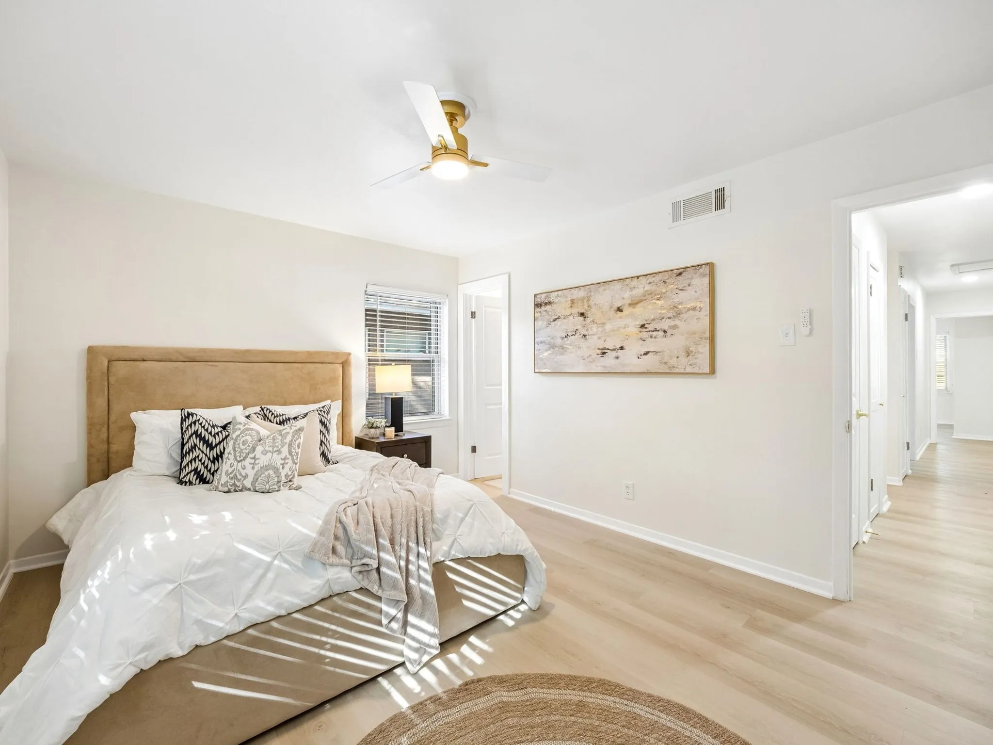 Light Bright and lovely Primary suite