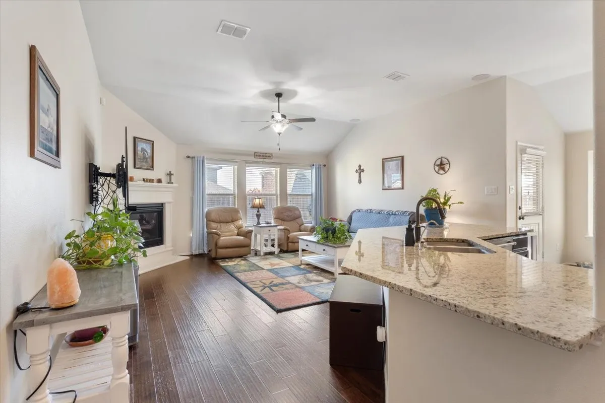 Single Family Residence For Sale in Denton County , 14632 Sundog Way, Fort Worth, Texas 76052, 4 Bedroom, 2 Bathroom, 2 Garage spaces, 2,001 Sqft, built in 2017, mls#21382521, Real Estate Agent in Fort Worth, Homes For Sale in Denton county, Homes For Sale in Fort Worth, Realtor in Fort Worth Texas, Real Estate Brokerage Independent Realty Texas, Luminita Cordes Realtor