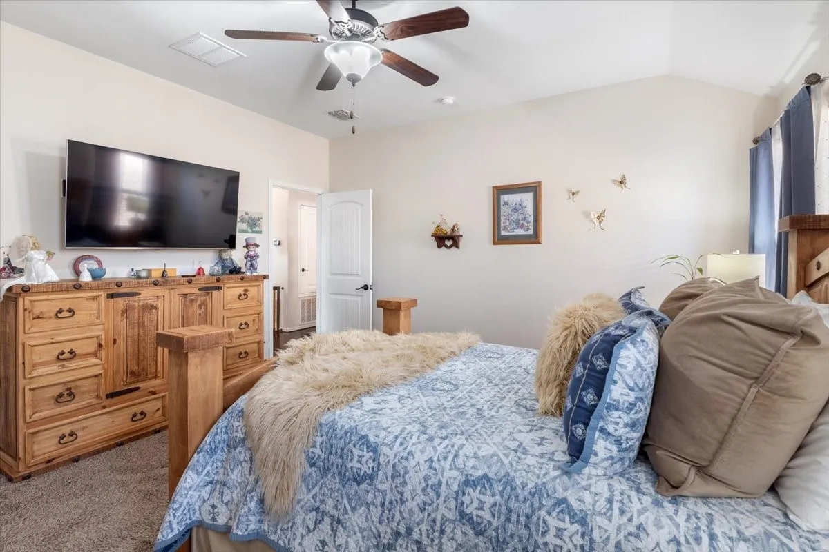 Single Family Residence For Sale in Denton County , 14632 Sundog Way, Fort Worth, Texas 76052, 4 Bedroom, 2 Bathroom, 2 Garage spaces, 2,001 Sqft, built in 2017, mls#21382521, Real Estate Agent in Fort Worth, Homes For Sale in Denton county, Homes For Sale in Fort Worth, Realtor in Fort Worth Texas, Real Estate Brokerage Independent Realty Texas, Luminita Cordes Realtor