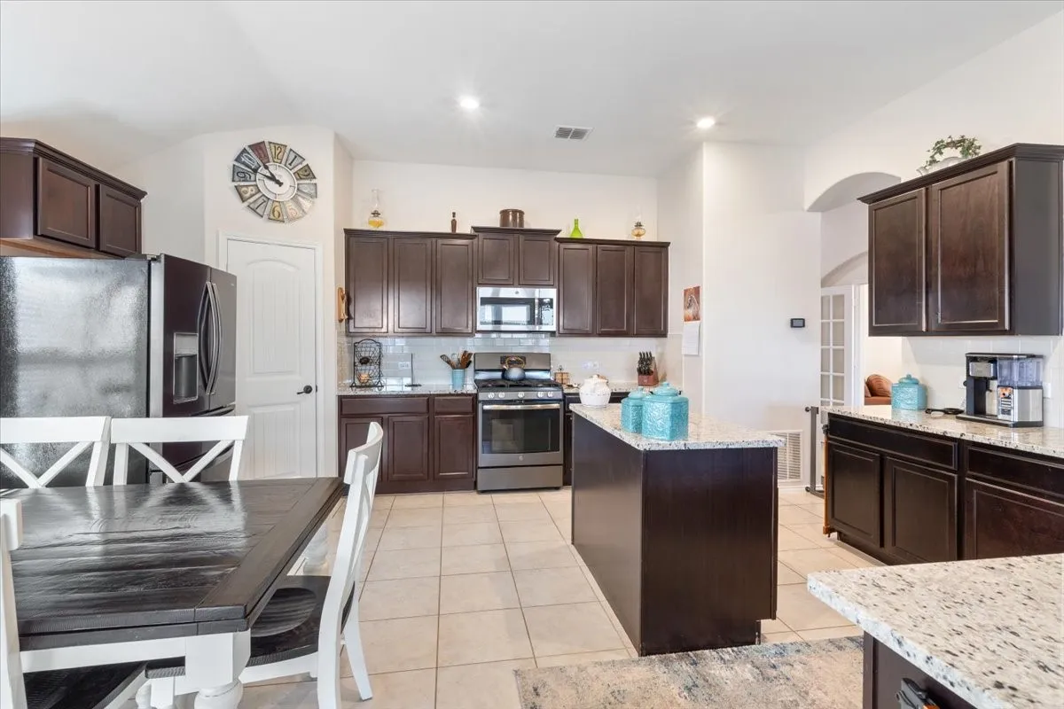 Single Family Residence For Sale in Denton County , 14632 Sundog Way, Fort Worth, Texas 76052, 4 Bedroom, 2 Bathroom, 2 Garage spaces, 2,001 Sqft, built in 2017, mls#21382521, Real Estate Agent in Fort Worth, Homes For Sale in Denton county, Homes For Sale in Fort Worth, Realtor in Fort Worth Texas, Real Estate Brokerage Independent Realty Texas, Luminita Cordes Realtor