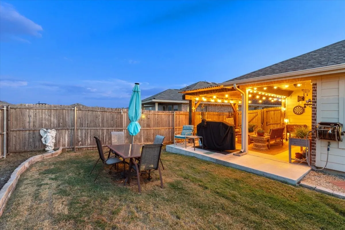 Single Family Residence For Sale in Denton County , 14632 Sundog Way, Fort Worth, Texas 76052, 4 Bedroom, 2 Bathroom, 2 Garage spaces, 2,001 Sqft, built in 2017, mls#21382521, Real Estate Agent in Fort Worth, Homes For Sale in Denton county, Homes For Sale in Fort Worth, Realtor in Fort Worth Texas, Real Estate Brokerage Independent Realty Texas, Luminita Cordes Realtor
