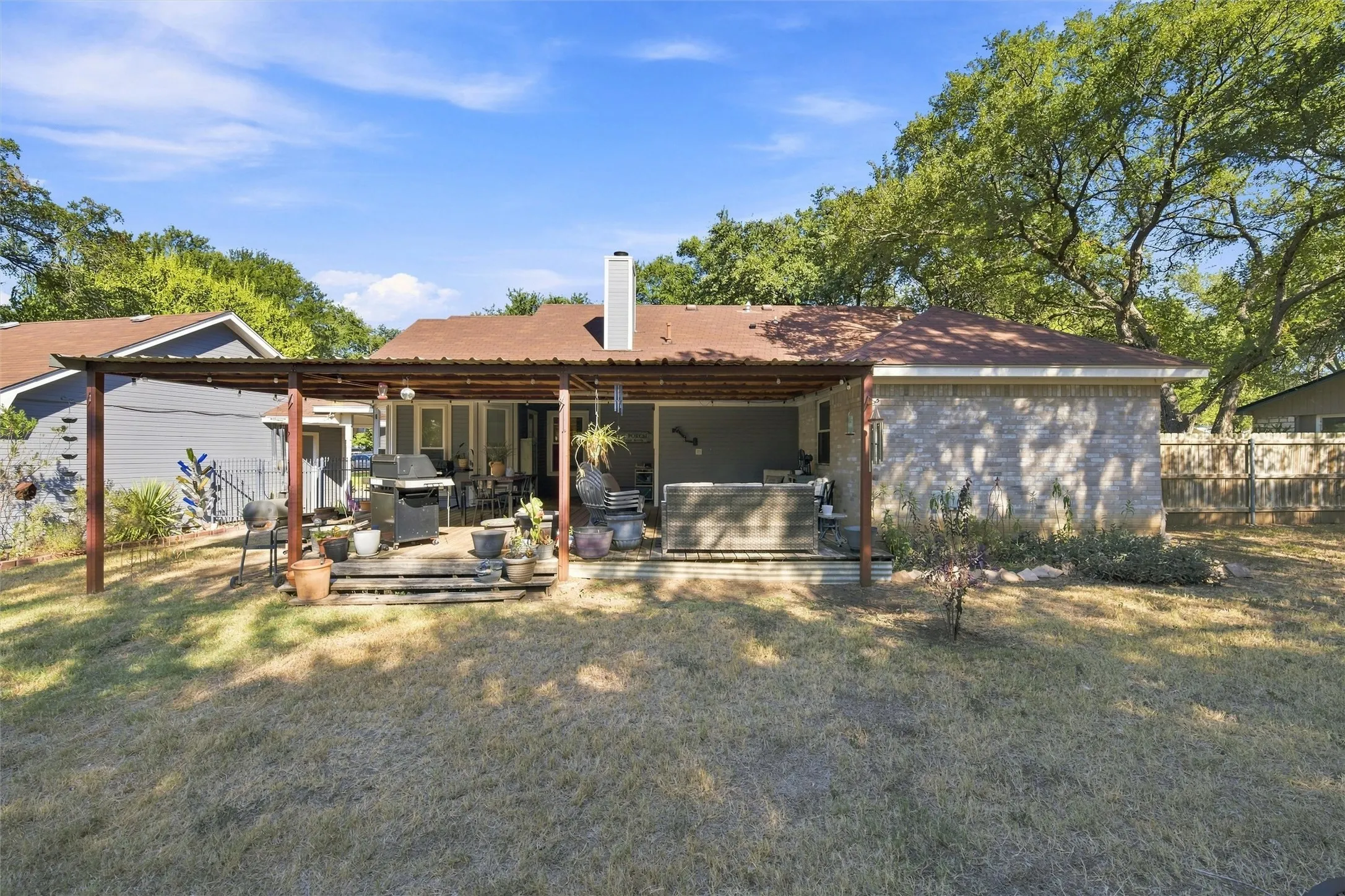 Single Family Residence For Sale in Mc Lennan County , 14212 Wagner Drive, Woodway, Texas 76712, 3 Bedroom, 2 Bathroom, 2 Garage spaces, 1,590 Sqft, built in 1988, mls#21383360, Real Estate Agent in Woodway, Homes For Sale in Mc Lennan county, Homes For Sale in Woodway, Realtor in Woodway Texas, Real Estate Brokerage Independent Realty Texas, Luminita Cordes Realtor