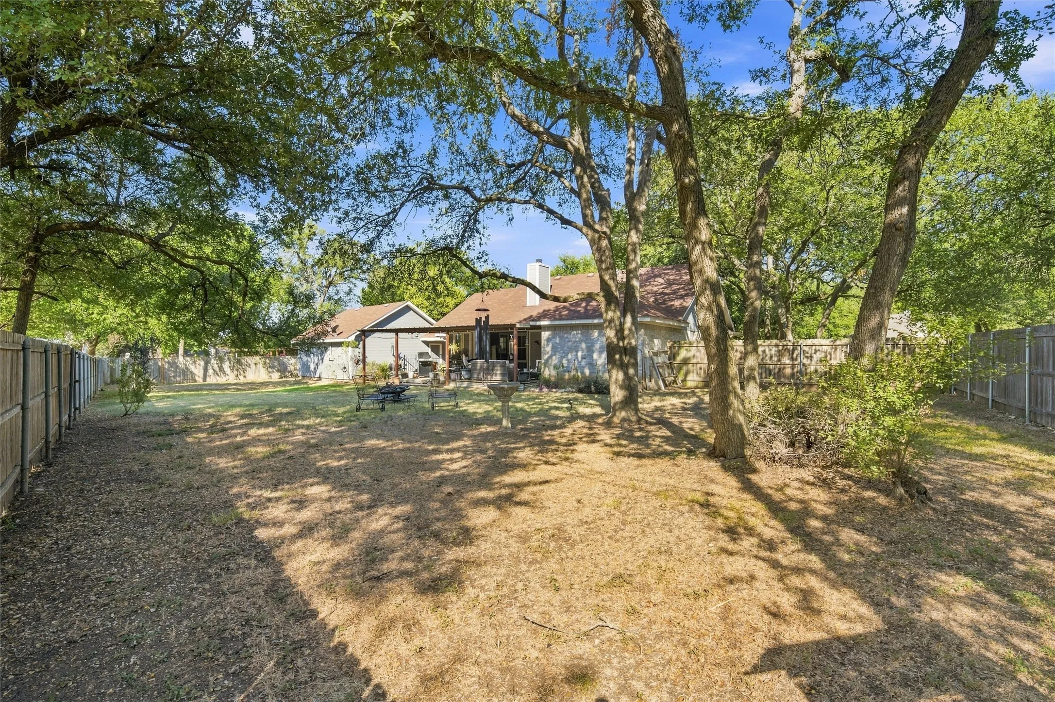 Single Family Residence For Sale in Mc Lennan County , 14212 Wagner Drive, Woodway, Texas 76712, 3 Bedroom, 2 Bathroom, 2 Garage spaces, 1,590 Sqft, built in 1988, mls#21383360, Real Estate Agent in Woodway, Homes For Sale in Mc Lennan county, Homes For Sale in Woodway, Realtor in Woodway Texas, Real Estate Brokerage Independent Realty Texas, Luminita Cordes Realtor