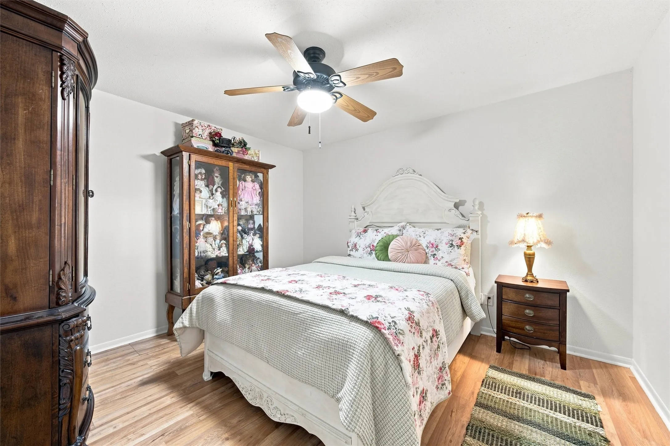 Single Family Residence For Sale in Mc Lennan County , 14212 Wagner Drive, Woodway, Texas 76712, 3 Bedroom, 2 Bathroom, 2 Garage spaces, 1,590 Sqft, built in 1988, mls#21383360, Real Estate Agent in Woodway, Homes For Sale in Mc Lennan county, Homes For Sale in Woodway, Realtor in Woodway Texas, Real Estate Brokerage Independent Realty Texas, Luminita Cordes Realtor