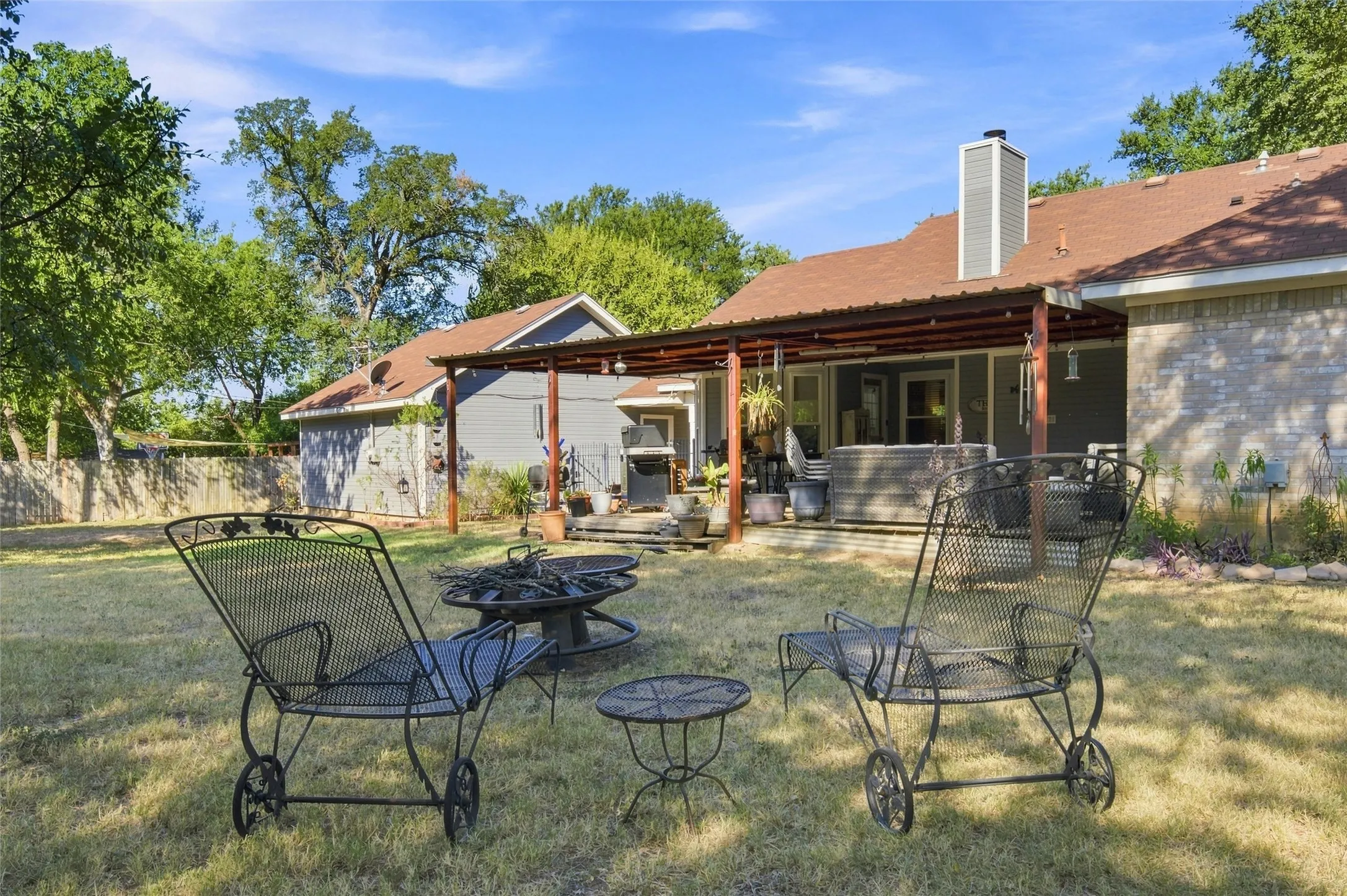 Single Family Residence For Sale in Mc Lennan County , 14212 Wagner Drive, Woodway, Texas 76712, 3 Bedroom, 2 Bathroom, 2 Garage spaces, 1,590 Sqft, built in 1988, mls#21383360, Real Estate Agent in Woodway, Homes For Sale in Mc Lennan county, Homes For Sale in Woodway, Realtor in Woodway Texas, Real Estate Brokerage Independent Realty Texas, Luminita Cordes Realtor