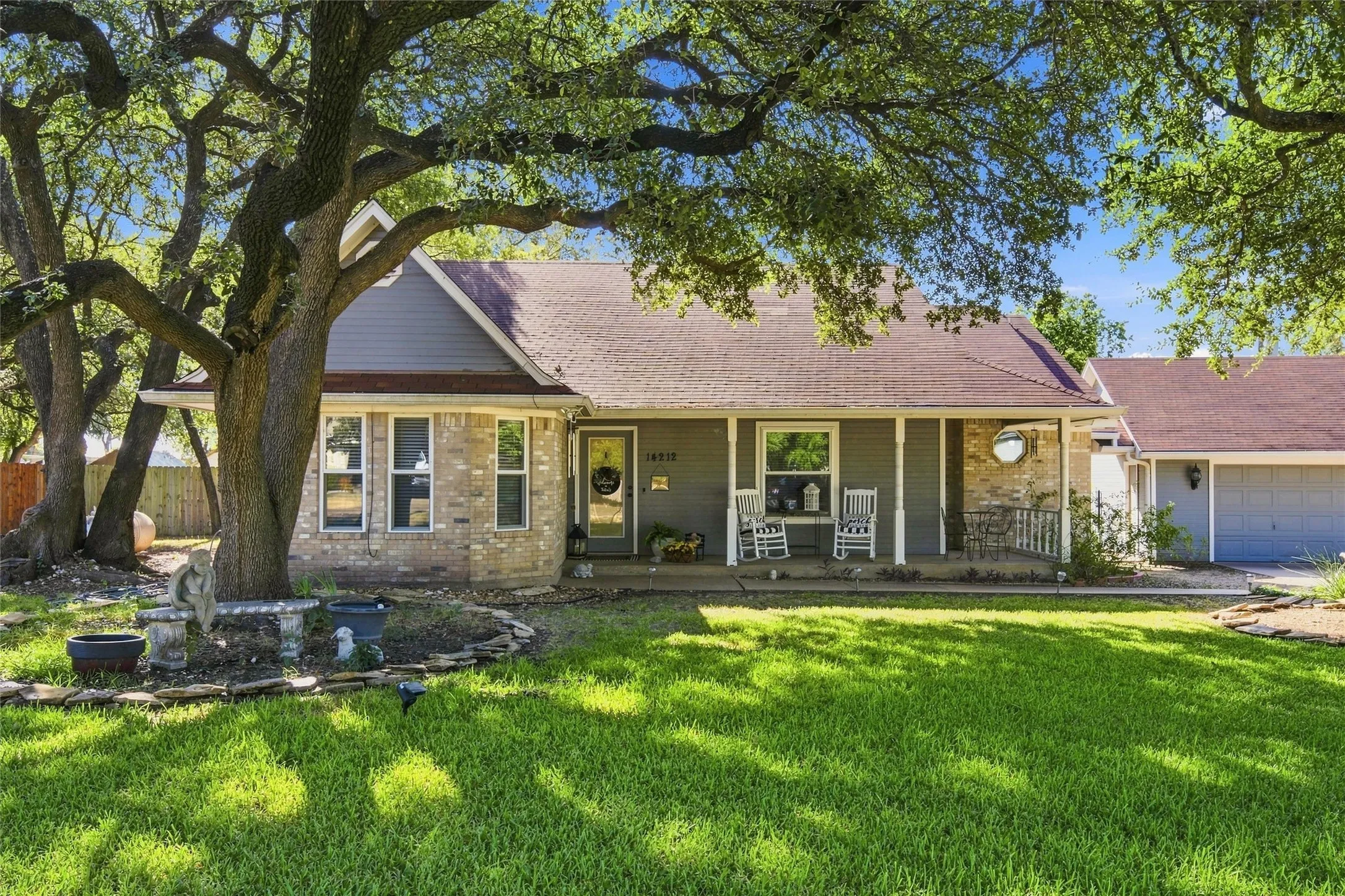 Single Family Residence For Sale in Mc Lennan County , 14212 Wagner Drive, Woodway, Texas 76712, 3 Bedroom, 2 Bathroom, 2 Garage spaces, 1,590 Sqft, built in 1988, mls#21383360, Real Estate Agent in Woodway, Homes For Sale in Mc Lennan county, Homes For Sale in Woodway, Realtor in Woodway Texas, Real Estate Brokerage Independent Realty Texas, Luminita Cordes Realtor