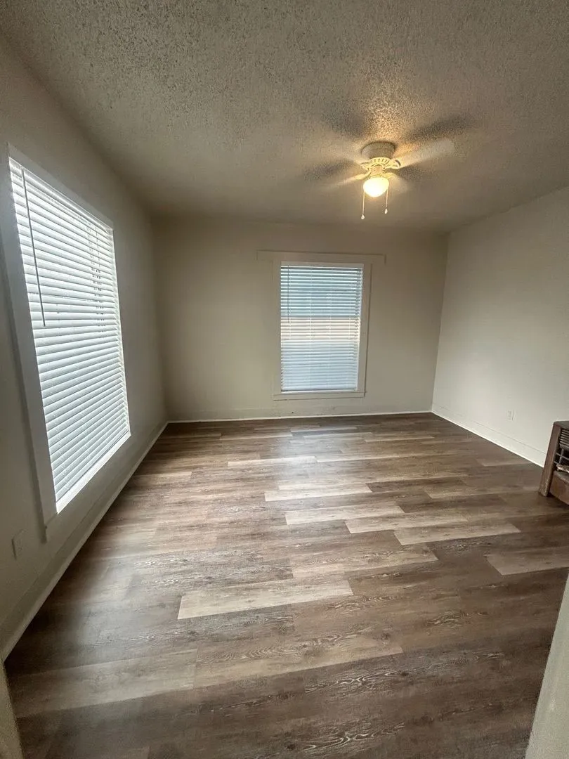 Single Family Residence For Rent in Nolan County , 1304 James Street, Sweetwater, Texas 79556, 3 Bedroom, 1 Bathroom, Garage spaces, 1,657 Sqft, built in 1960, mls#21383417, Real Estate Agent in Sweetwater, Homes For Rent in Nolan county, Homes For Rent in Sweetwater, Realtor in Sweetwater Texas, Real Estate Brokerage Independent Realty Texas, Luminita Cordes Realtor