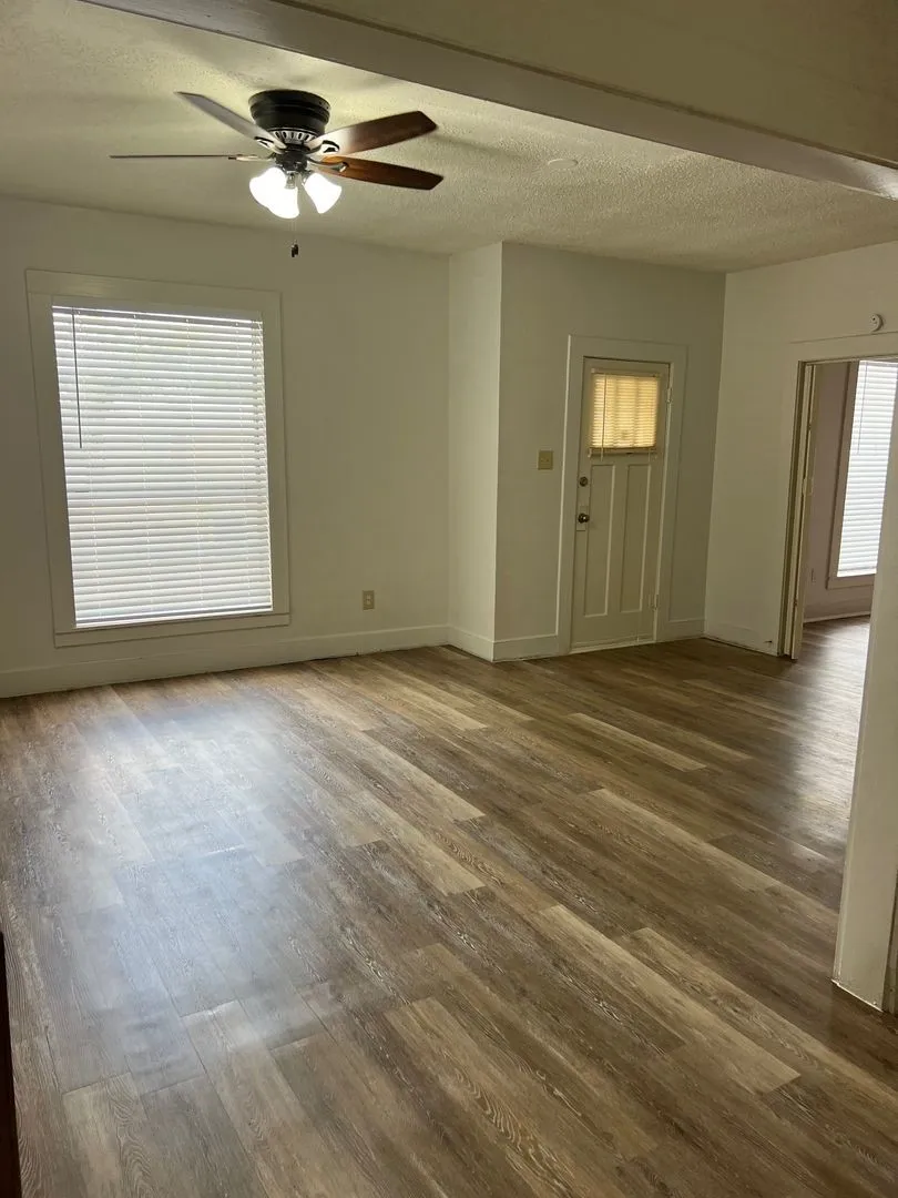 Single Family Residence For Rent in Nolan County , 1304 James Street, Sweetwater, Texas 79556, 3 Bedroom, 1 Bathroom, Garage spaces, 1,657 Sqft, built in 1960, mls#21383417, Real Estate Agent in Sweetwater, Homes For Rent in Nolan county, Homes For Rent in Sweetwater, Realtor in Sweetwater Texas, Real Estate Brokerage Independent Realty Texas, Luminita Cordes Realtor