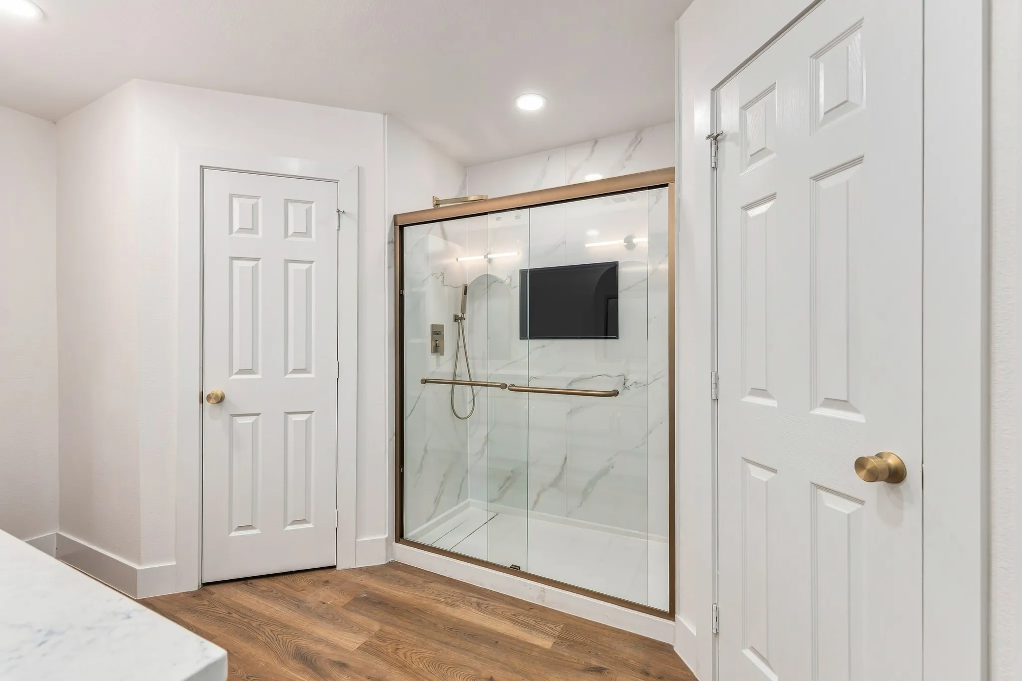 Single Family Residence For Sale in Tarrant County , 1912 Longmeadow Drive, Arlington, Texas 76015, 3 Bedroom, 2 Bathroom, 2 Garage spaces, 1,596 Sqft, built in 1979, mls#21378536, Real Estate Agent in Arlington, Homes For Sale in Tarrant county, Homes For Sale in Arlington, Realtor in Arlington Texas, Real Estate Brokerage Independent Realty Texas, Luminita Cordes Realtor