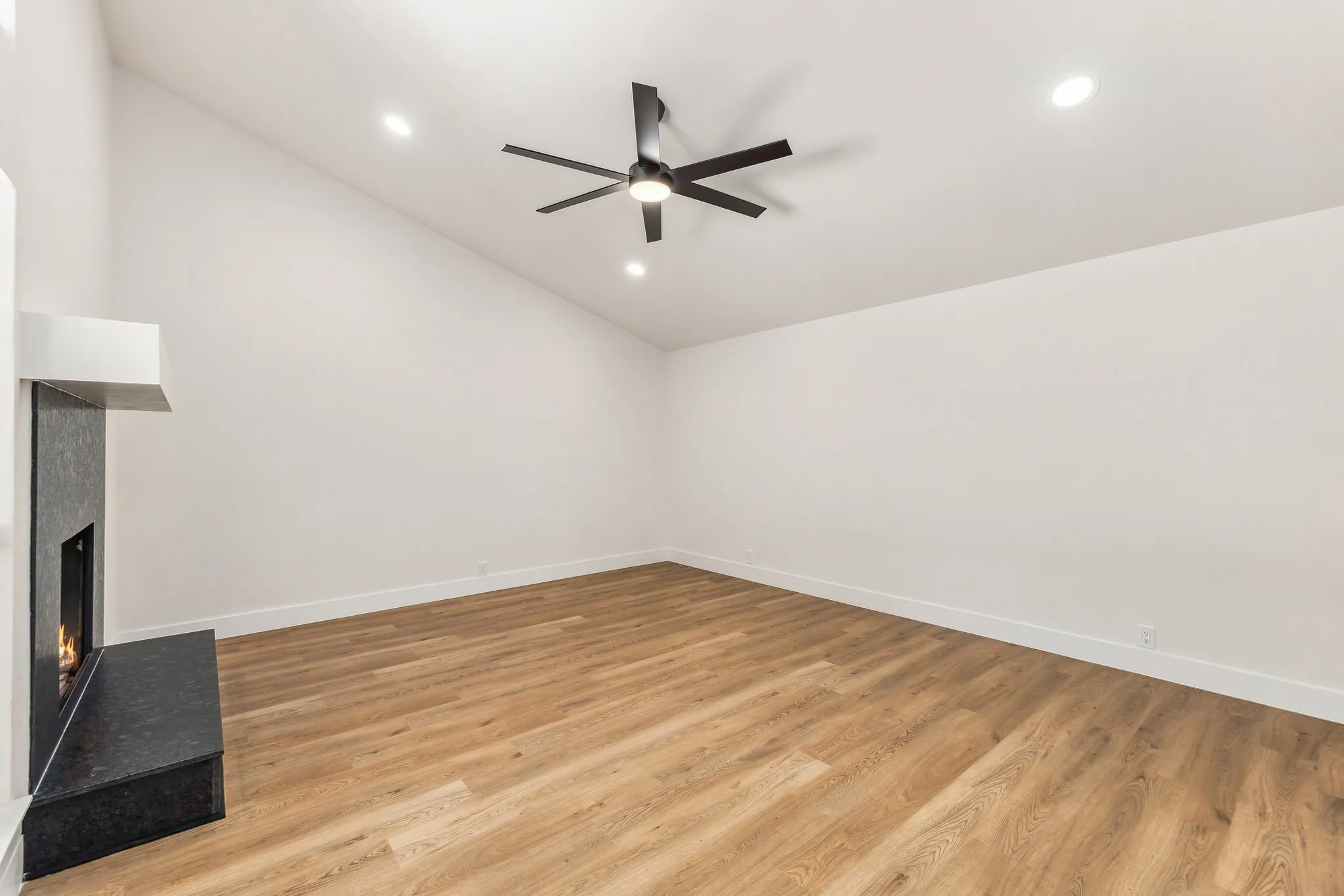 Single Family Residence For Sale in Tarrant County , 1912 Longmeadow Drive, Arlington, Texas 76015, 3 Bedroom, 2 Bathroom, 2 Garage spaces, 1,596 Sqft, built in 1979, mls#21378536, Real Estate Agent in Arlington, Homes For Sale in Tarrant county, Homes For Sale in Arlington, Realtor in Arlington Texas, Real Estate Brokerage Independent Realty Texas, Luminita Cordes Realtor