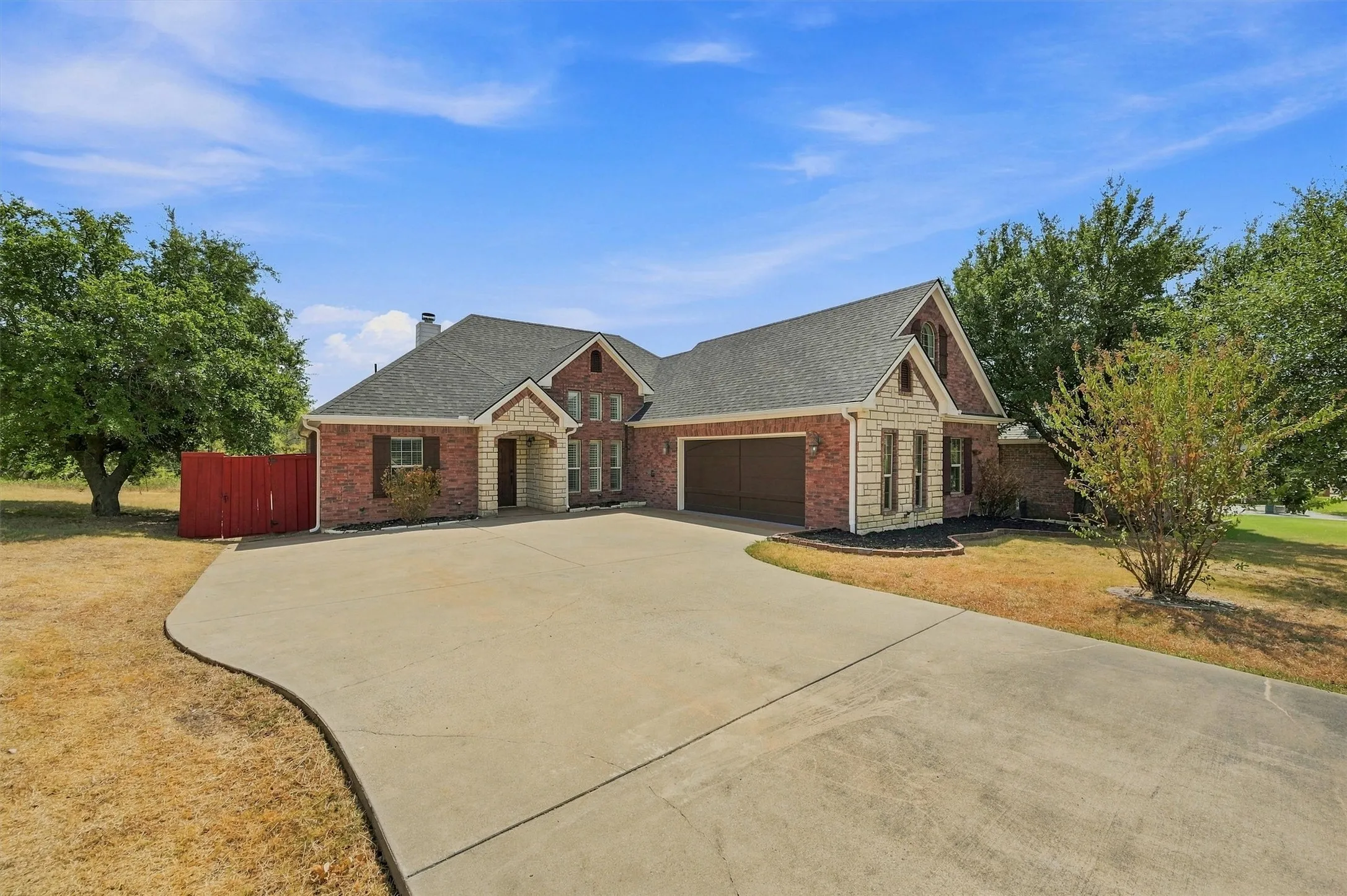 Single Family Residence For Sale in Grayson County , 3117 Preston Club Drive, Sherman, Texas 75092, 3 Bedroom, 2 Bathroom, 2 Garage spaces, 2,005 Sqft, built in 2004, mls#21327655, Real Estate Agent in Sherman, Homes For Sale in Grayson county, Homes For Sale in Sherman, Realtor in Sherman Texas, Real Estate Brokerage Independent Realty Texas, Luminita Cordes Realtor