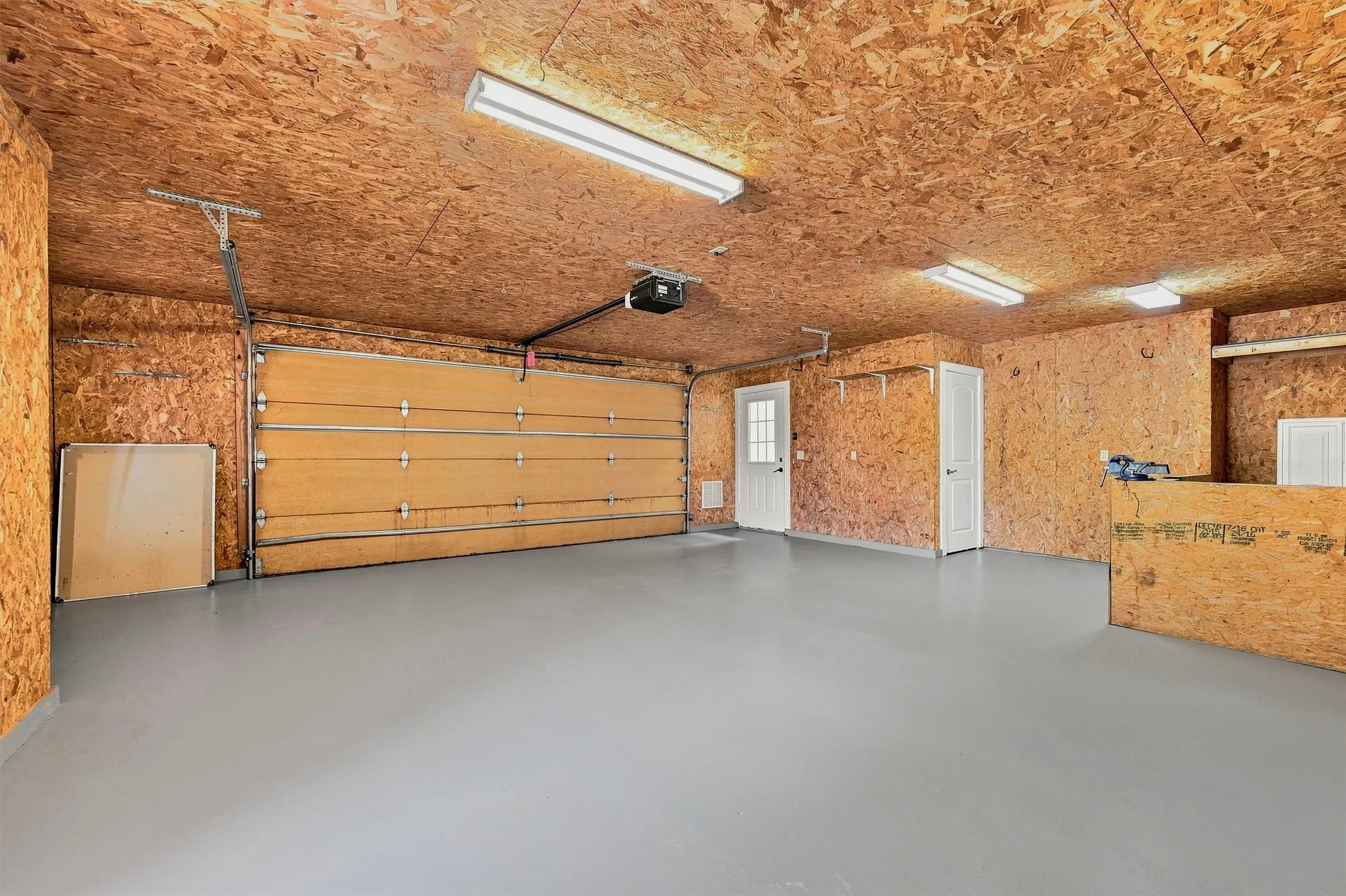 Over-sized garage
New exopy floor!
