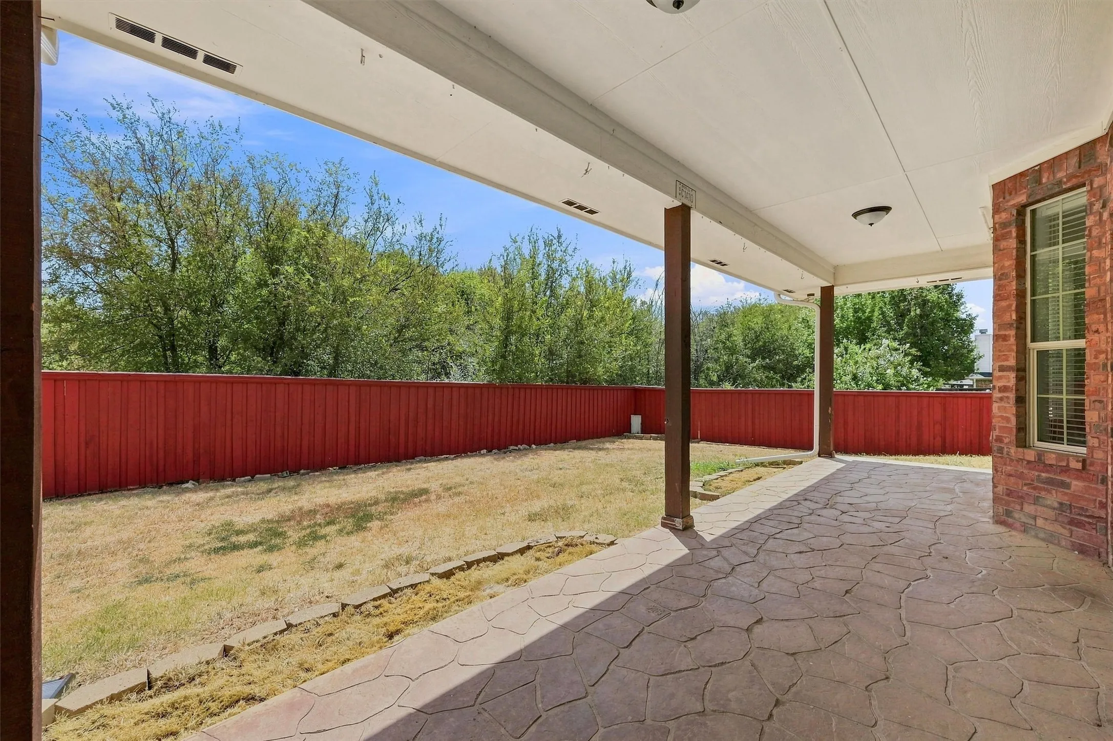 Single Family Residence For Sale in Grayson County , 3117 Preston Club Drive, Sherman, Texas 75092, 3 Bedroom, 2 Bathroom, 2 Garage spaces, 2,005 Sqft, built in 2004, mls#21327655, Real Estate Agent in Sherman, Homes For Sale in Grayson county, Homes For Sale in Sherman, Realtor in Sherman Texas, Real Estate Brokerage Independent Realty Texas, Luminita Cordes Realtor