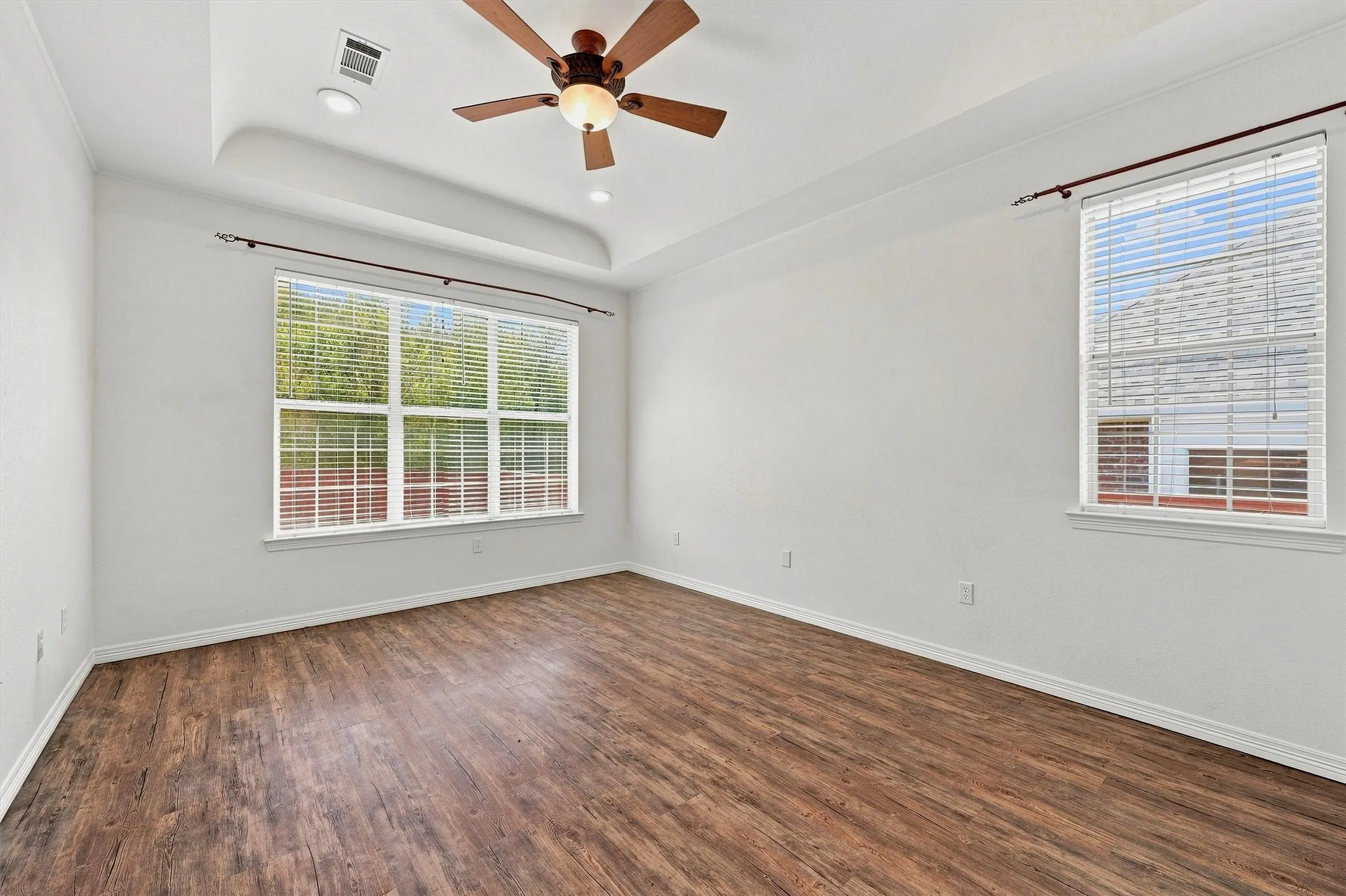 Single Family Residence For Sale in Grayson County , 3117 Preston Club Drive, Sherman, Texas 75092, 3 Bedroom, 2 Bathroom, 2 Garage spaces, 2,005 Sqft, built in 2004, mls#21327655, Real Estate Agent in Sherman, Homes For Sale in Grayson county, Homes For Sale in Sherman, Realtor in Sherman Texas, Real Estate Brokerage Independent Realty Texas, Luminita Cordes Realtor