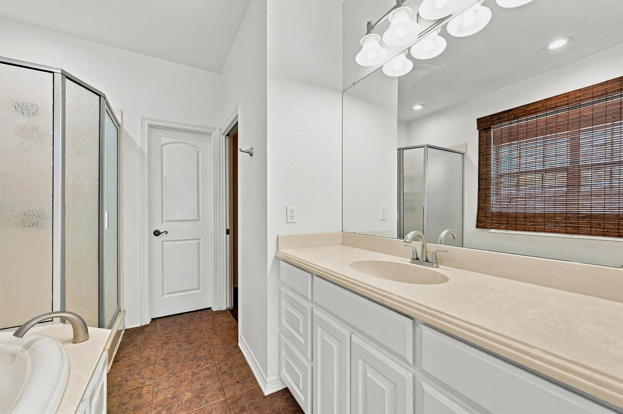 Single Family Residence For Sale in Grayson County , 3117 Preston Club Drive, Sherman, Texas 75092, 3 Bedroom, 2 Bathroom, 2 Garage spaces, 2,005 Sqft, built in 2004, mls#21327655, Real Estate Agent in Sherman, Homes For Sale in Grayson county, Homes For Sale in Sherman, Realtor in Sherman Texas, Real Estate Brokerage Independent Realty Texas, Luminita Cordes Realtor