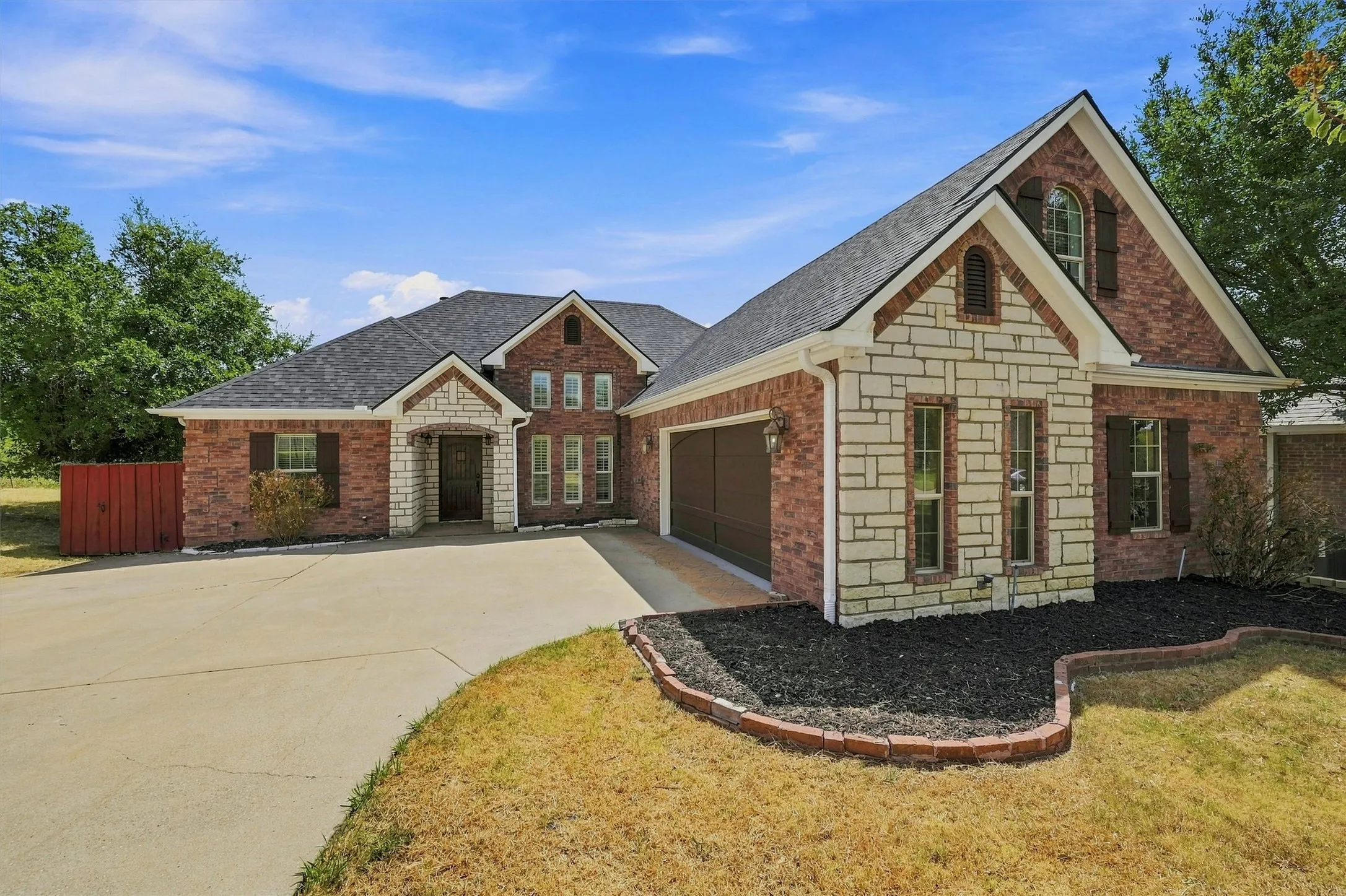 Single Family Residence For Sale in Grayson County , 3117 Preston Club Drive, Sherman, Texas 75092, 3 Bedroom, 2 Bathroom, 2 Garage spaces, 2,005 Sqft, built in 2004, mls#21327655, Real Estate Agent in Sherman, Homes For Sale in Grayson county, Homes For Sale in Sherman, Realtor in Sherman Texas, Real Estate Brokerage Independent Realty Texas, Luminita Cordes Realtor