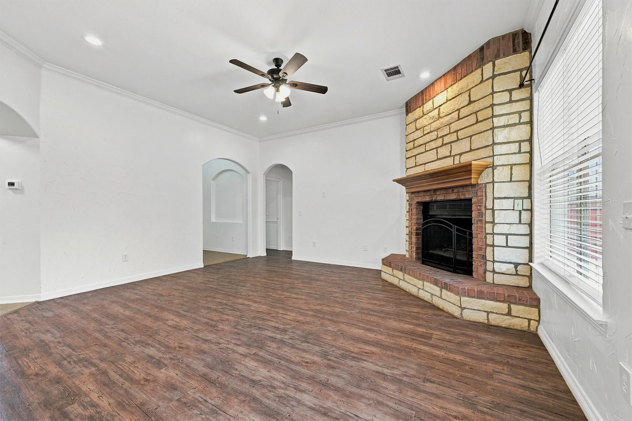 Single Family Residence For Sale in Grayson County , 3117 Preston Club Drive, Sherman, Texas 75092, 3 Bedroom, 2 Bathroom, 2 Garage spaces, 2,005 Sqft, built in 2004, mls#21327655, Real Estate Agent in Sherman, Homes For Sale in Grayson county, Homes For Sale in Sherman, Realtor in Sherman Texas, Real Estate Brokerage Independent Realty Texas, Luminita Cordes Realtor