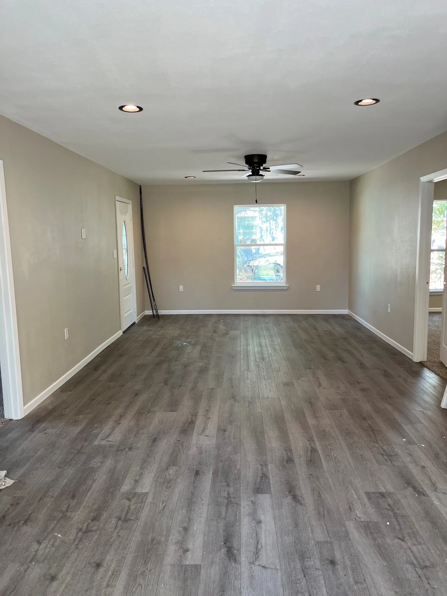 Single Family Residence For Sale in Brown County , 1619 Lane Street, Brownwood, Texas 76801, 2 Bedroom, 1 Bathroom, Garage spaces, 1,136 Sqft, built in 1990, mls#21375006, Real Estate Agent in Brownwood, Homes For Sale in Brown county, Homes For Sale in Brownwood, Realtor in Brownwood Texas, Real Estate Brokerage Independent Realty Texas, Luminita Cordes Realtor