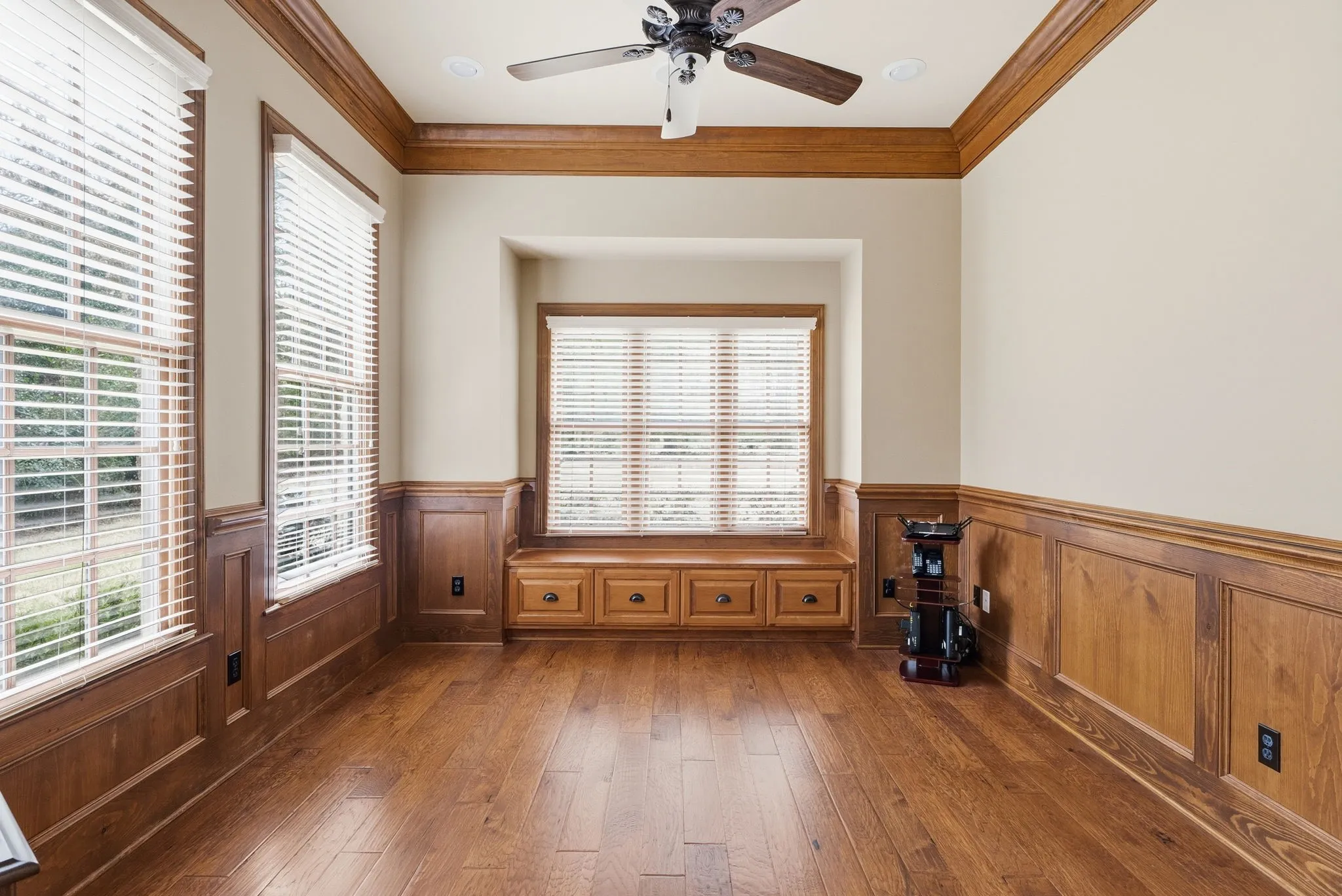 Single Family Residence For Sale in Smith County , 3814 Brighton Creek Circle, Tyler, Texas 75707, 4 Bedroom, 6 Bathroom, 4 Garage spaces, 5,800 Sqft, built in 2007, mls#21383432, Real Estate Agent in Tyler, Homes For Sale in Smith county, Homes For Sale in Tyler, Realtor in Tyler Texas, Real Estate Brokerage Independent Realty Texas, Luminita Cordes Realtor