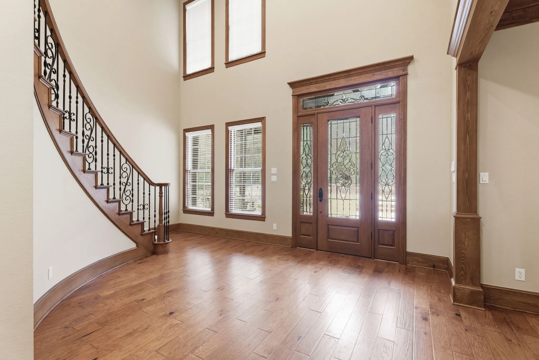 Single Family Residence For Sale in Smith County , 3814 Brighton Creek Circle, Tyler, Texas 75707, 4 Bedroom, 6 Bathroom, 4 Garage spaces, 5,800 Sqft, built in 2007, mls#21383432, Real Estate Agent in Tyler, Homes For Sale in Smith county, Homes For Sale in Tyler, Realtor in Tyler Texas, Real Estate Brokerage Independent Realty Texas, Luminita Cordes Realtor