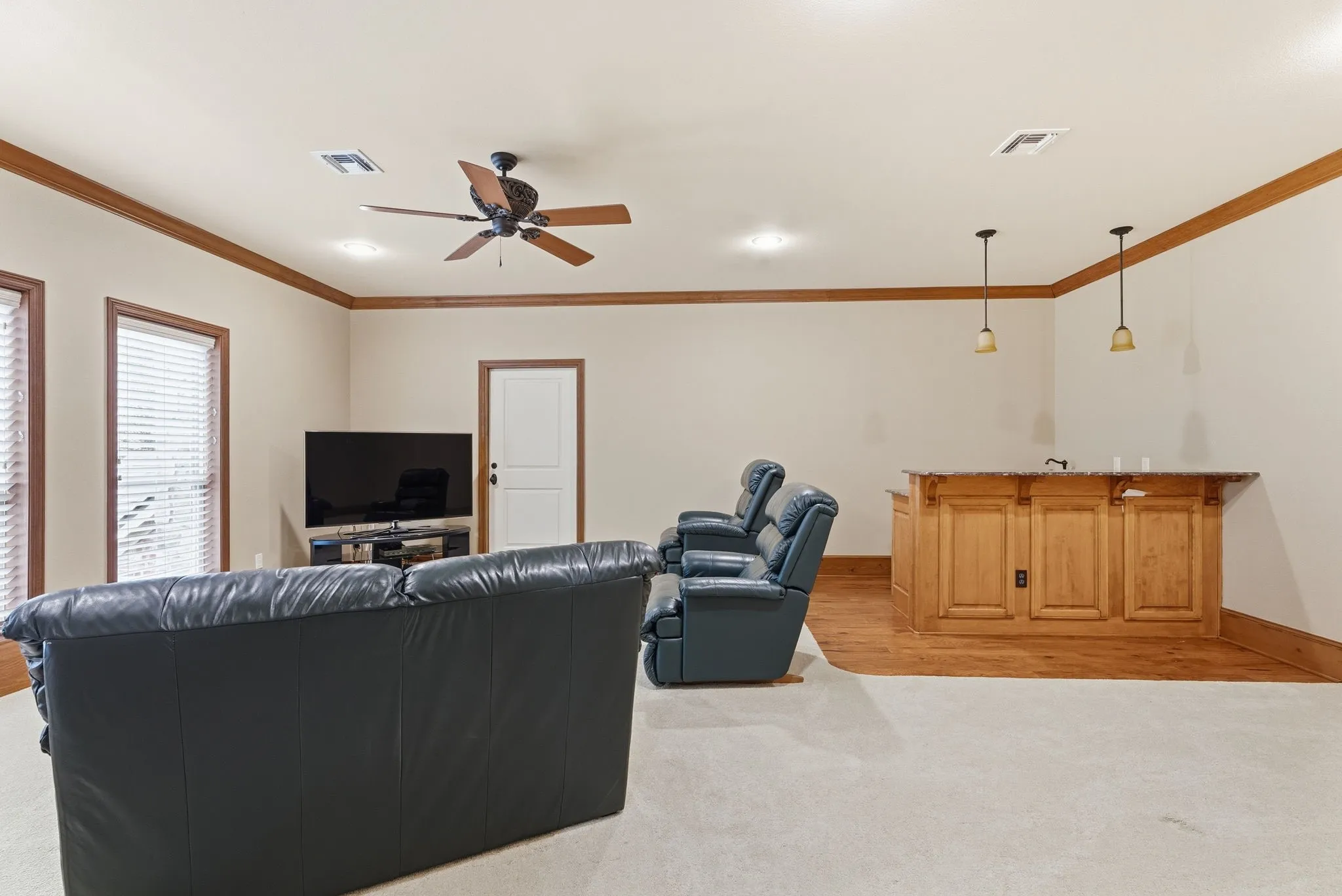 Single Family Residence For Sale in Smith County , 3814 Brighton Creek Circle, Tyler, Texas 75707, 4 Bedroom, 6 Bathroom, 4 Garage spaces, 5,800 Sqft, built in 2007, mls#21383432, Real Estate Agent in Tyler, Homes For Sale in Smith county, Homes For Sale in Tyler, Realtor in Tyler Texas, Real Estate Brokerage Independent Realty Texas, Luminita Cordes Realtor